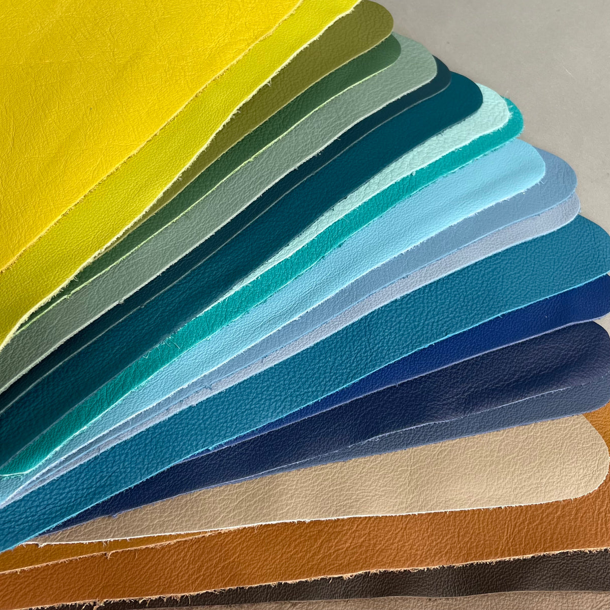 VERY THIN Faux Suede Fabric for Lightweight Fabric Work, Satin Backing for  Clothing Garment Micro Suede Material Bags Shoes Sofa Cover 