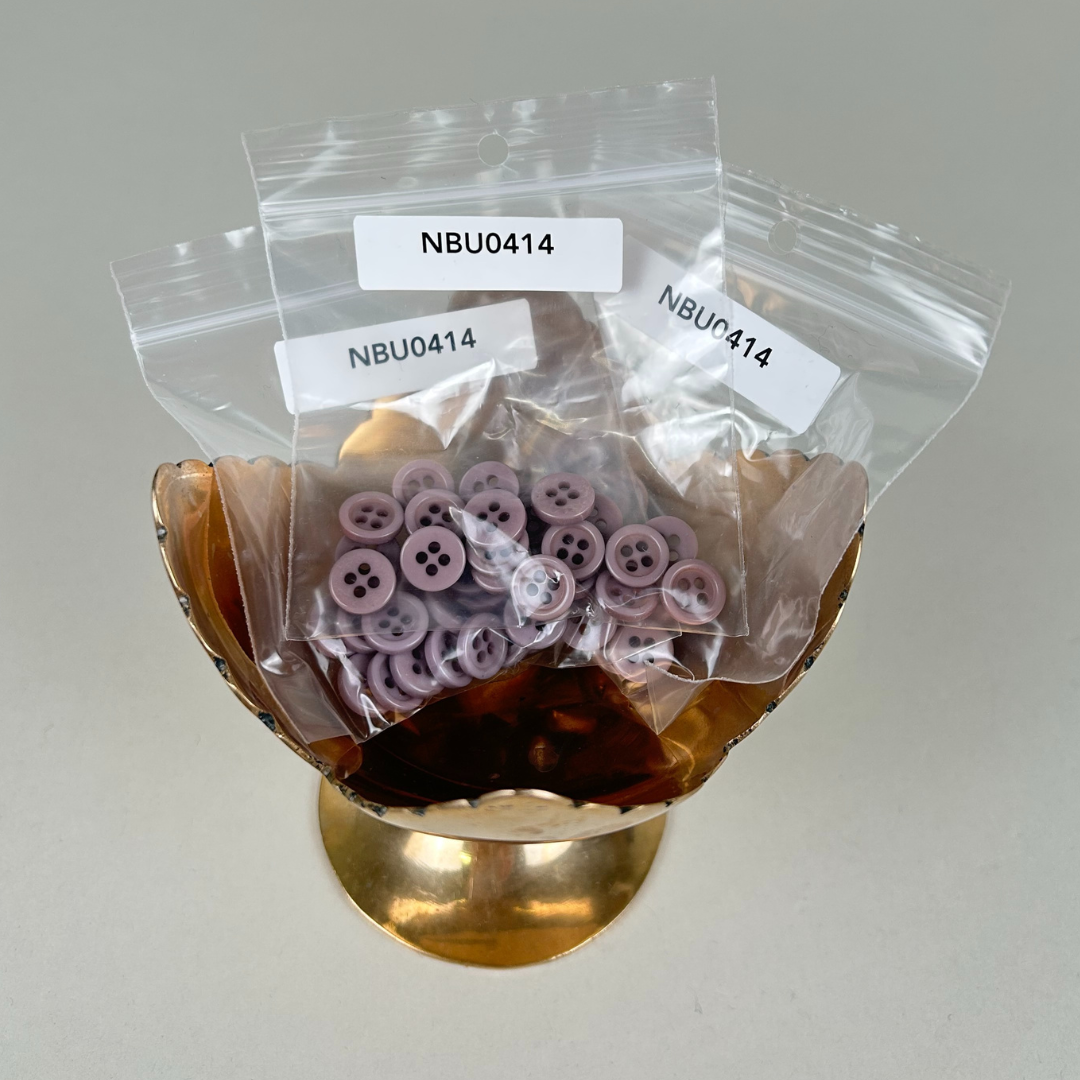 Plastic Buttons, Mauve (NBU0414)