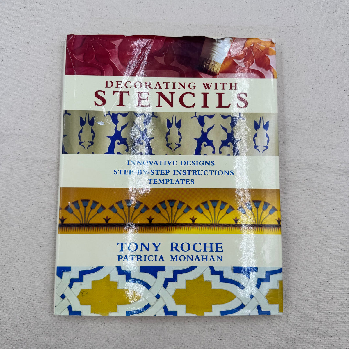 Crafting Book - Decorating with Stencils (NBK0420)