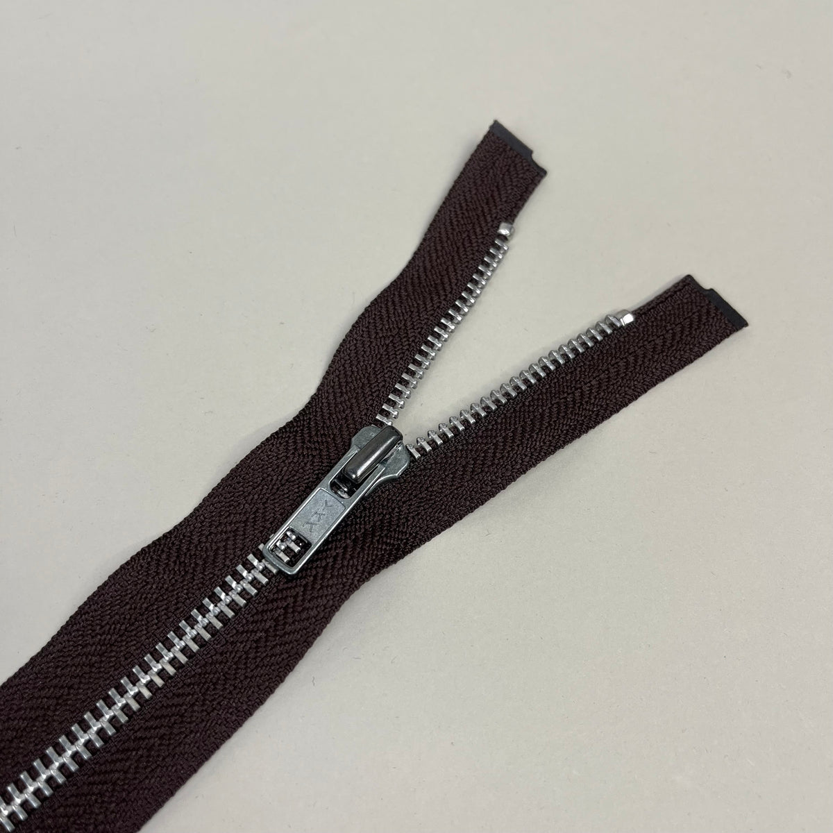 5 Separating Metal Zippers - Mocha & Silver 25.5" (NZP0509)