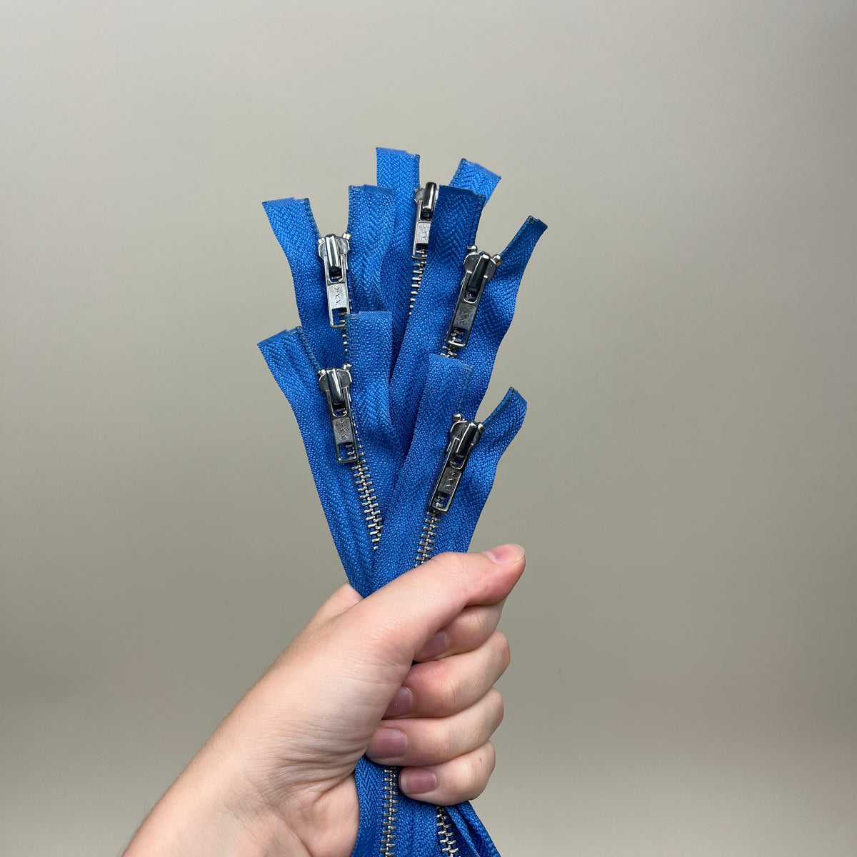 5 Separating Metal Zippers - True Blue & Silver 27.5" (NZP0525)