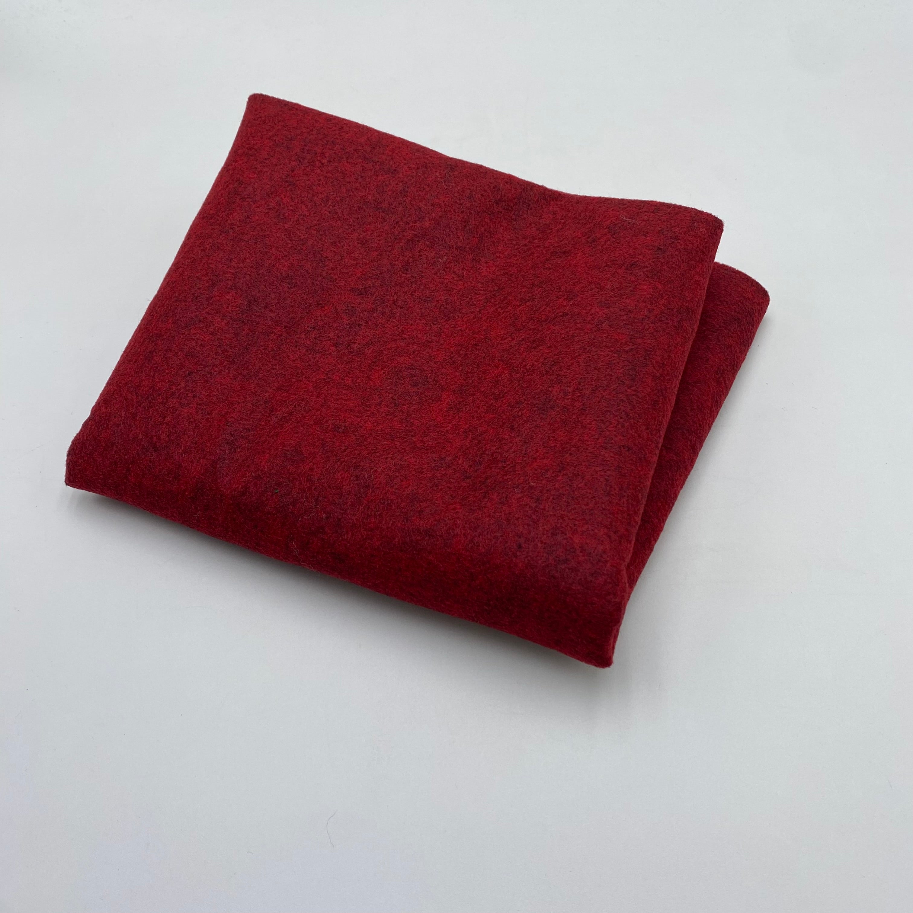 Felt - Red Variegated (SFT0070:73)