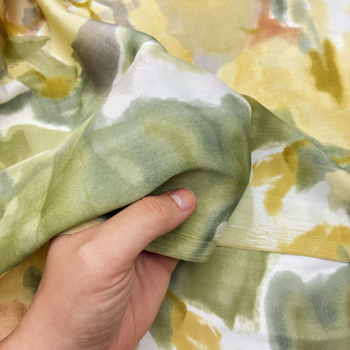 Satin Blouse Weight Woven - August Blooms (WDW3768)