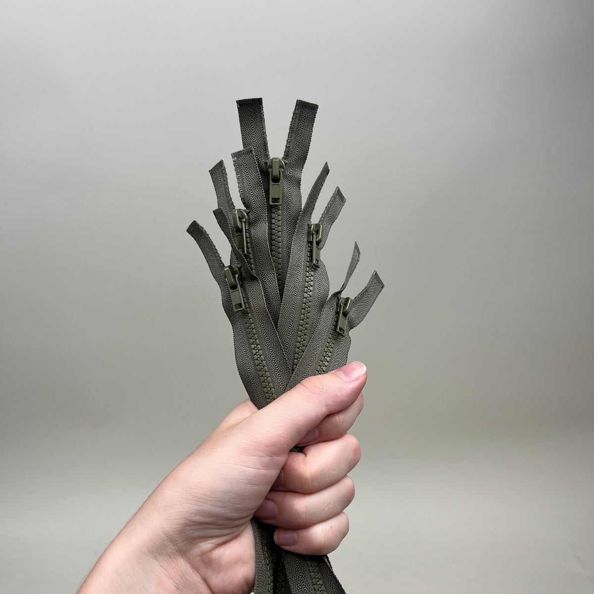 5 Two-Way Nylon Zippers - Army Green 23" (NZP0498)