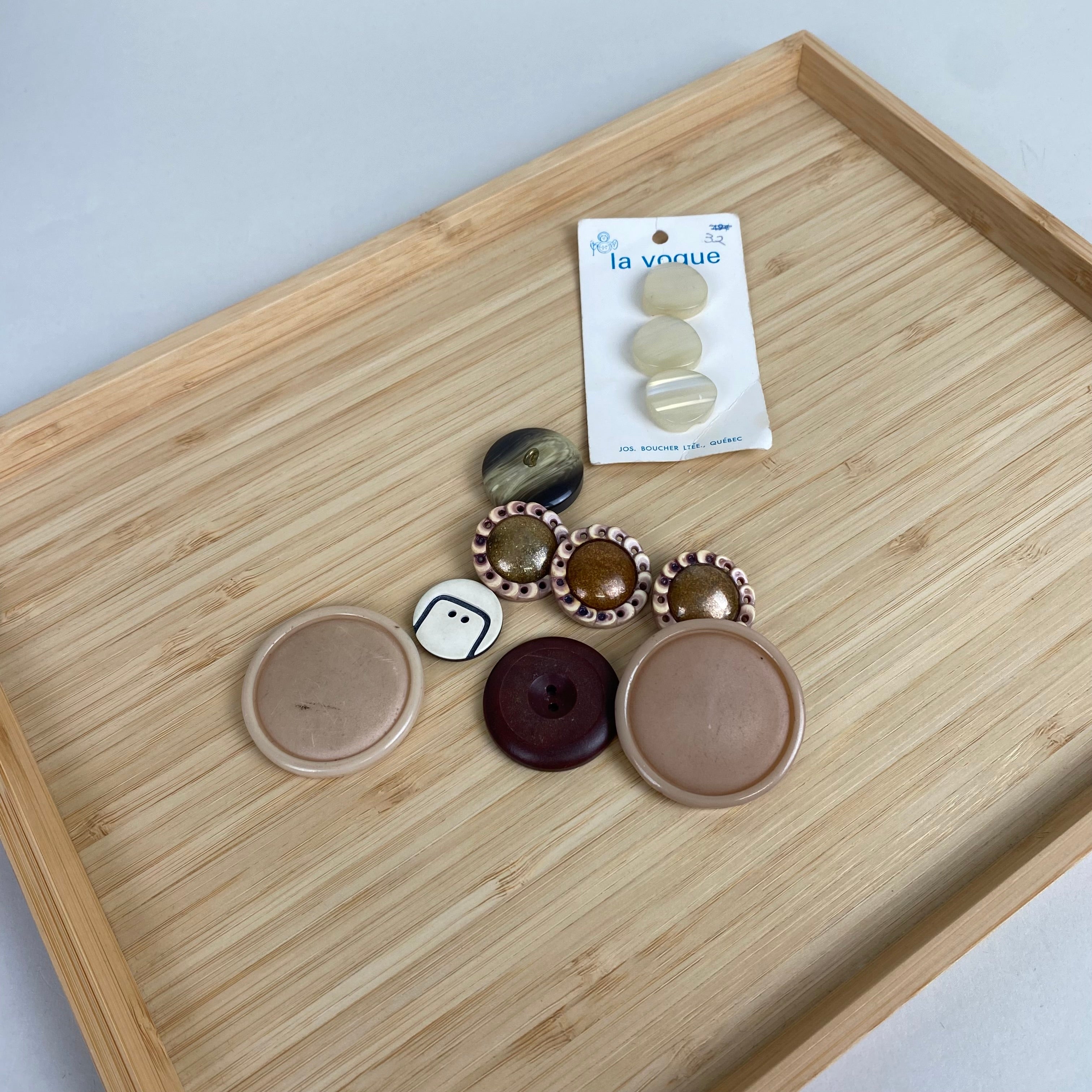 Assorted Vintage Buttons - Earth Tones (NXX1658)