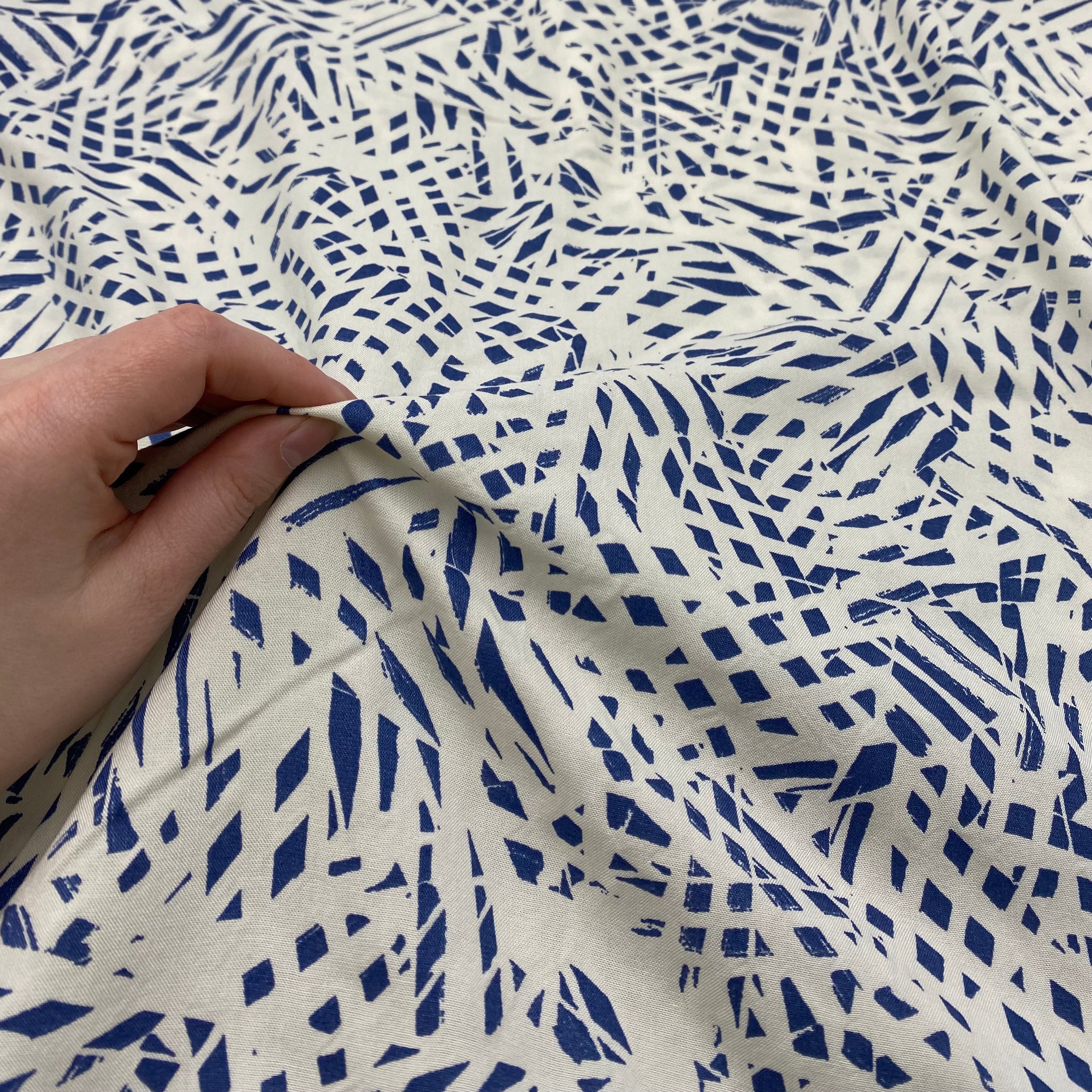 Rayon Dress Weight - Periwinkle on Cream (WDW3361)