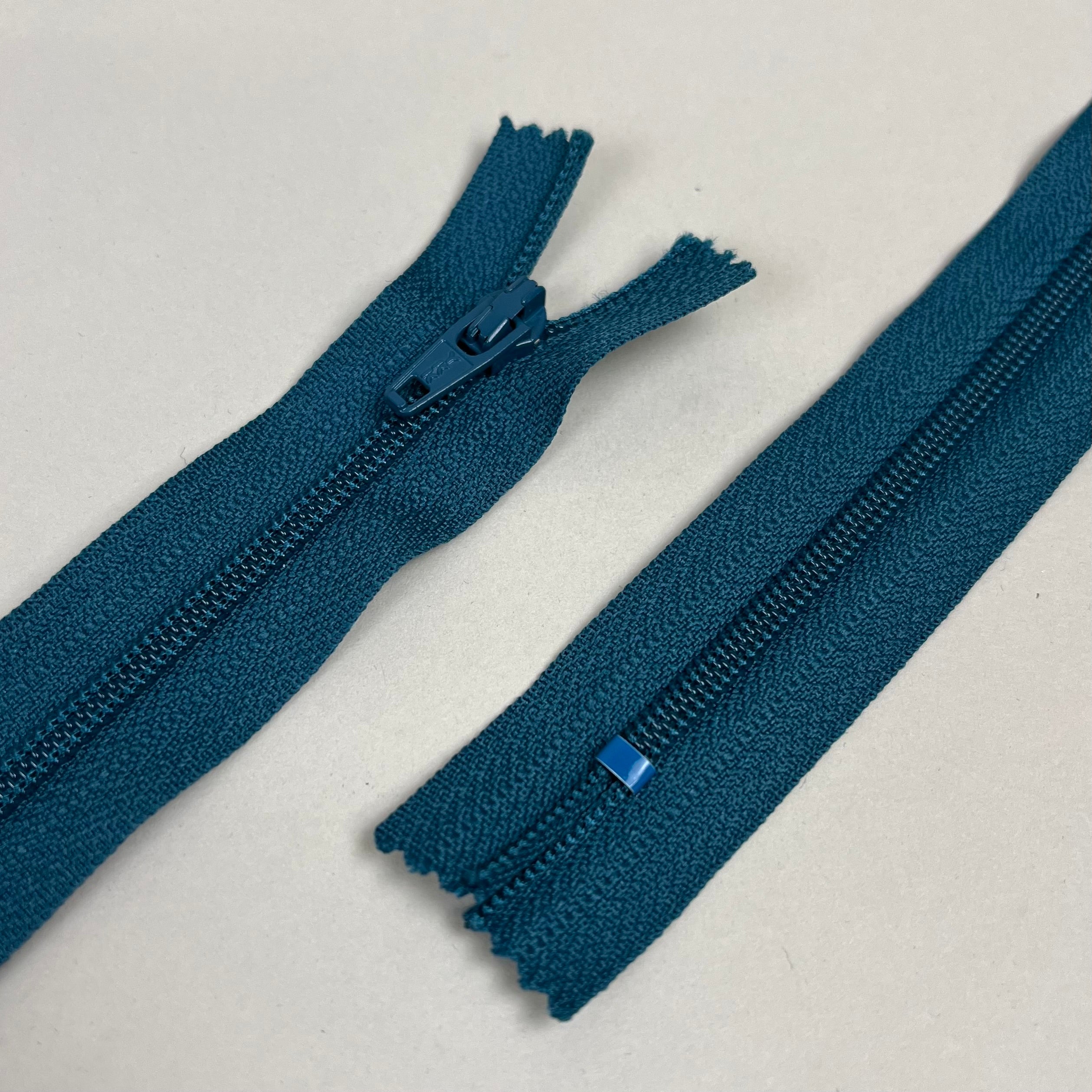 Closed-End Nylon Coil Zipper - Lagoon 5.5" (NZP0350)