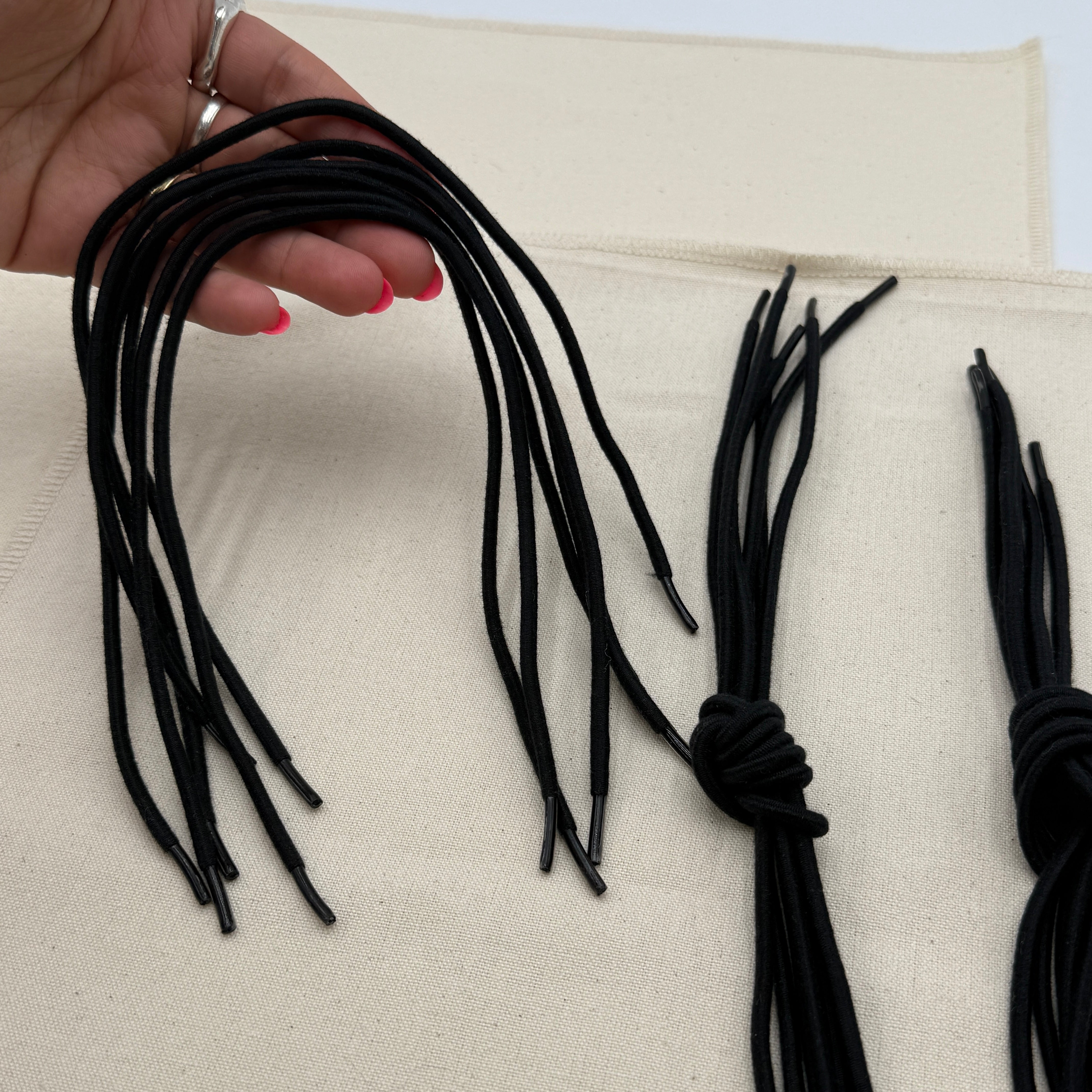Round Elastic Drawstrings with Aglet, Black (NXX1449)