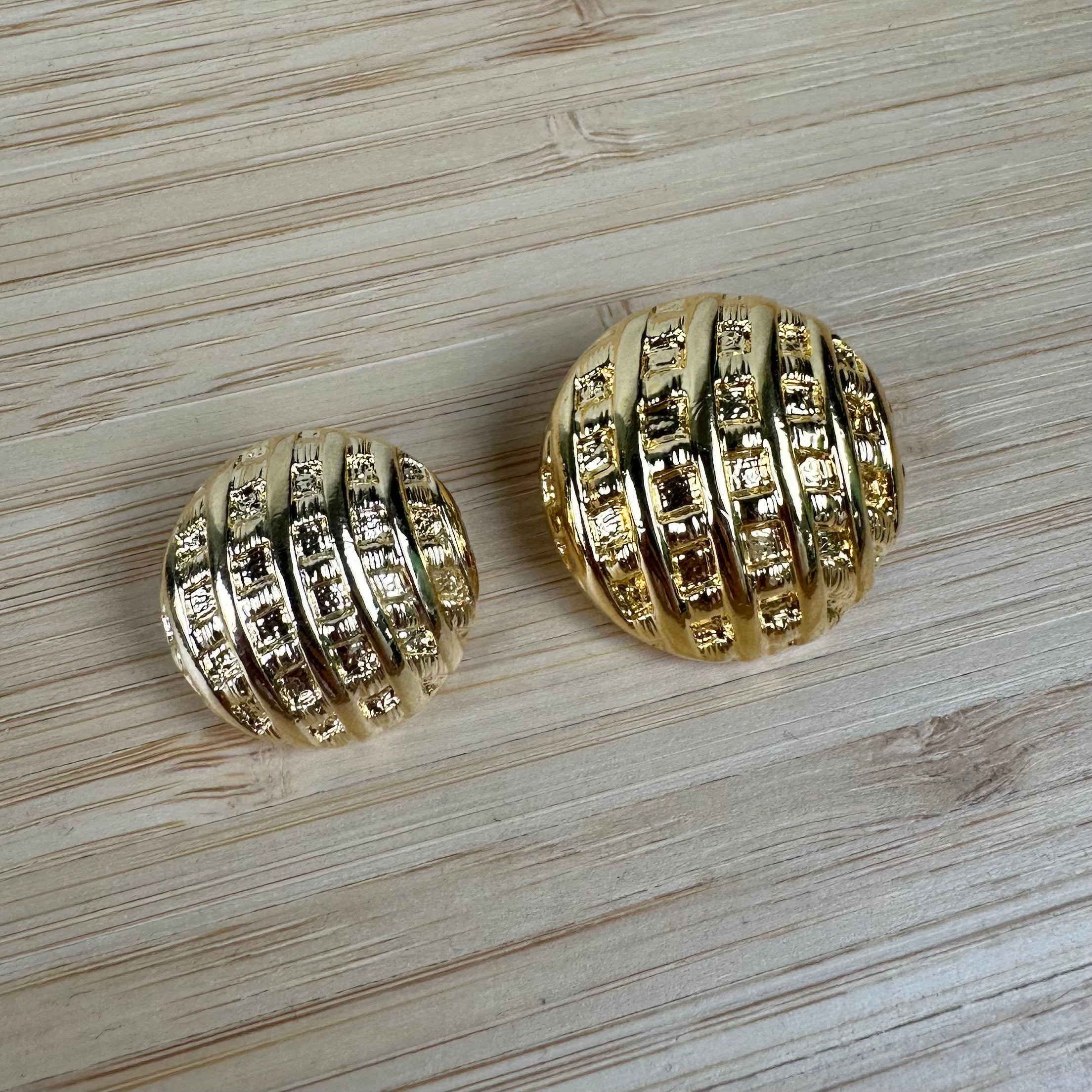 Buttons - Gold Plastic(NBU0026:28)