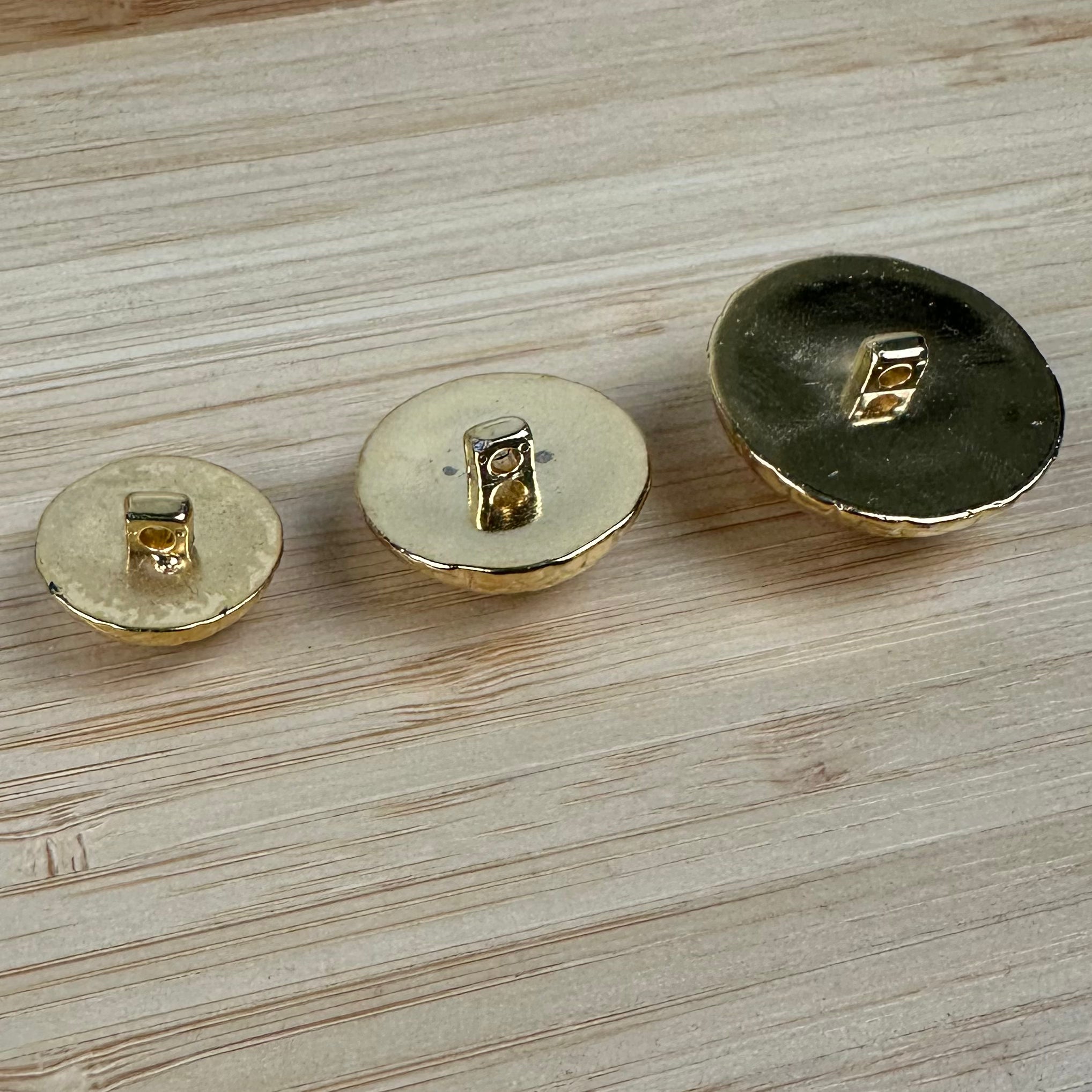 Buttons - Gold Plastic (NBU0032:34)