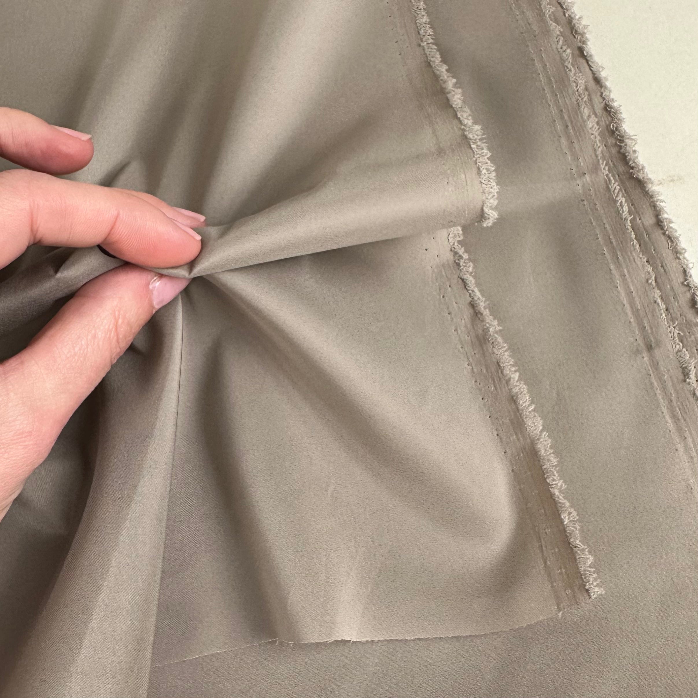 Stretch Woven Lining - Taupe Shimmer (SLN0005)