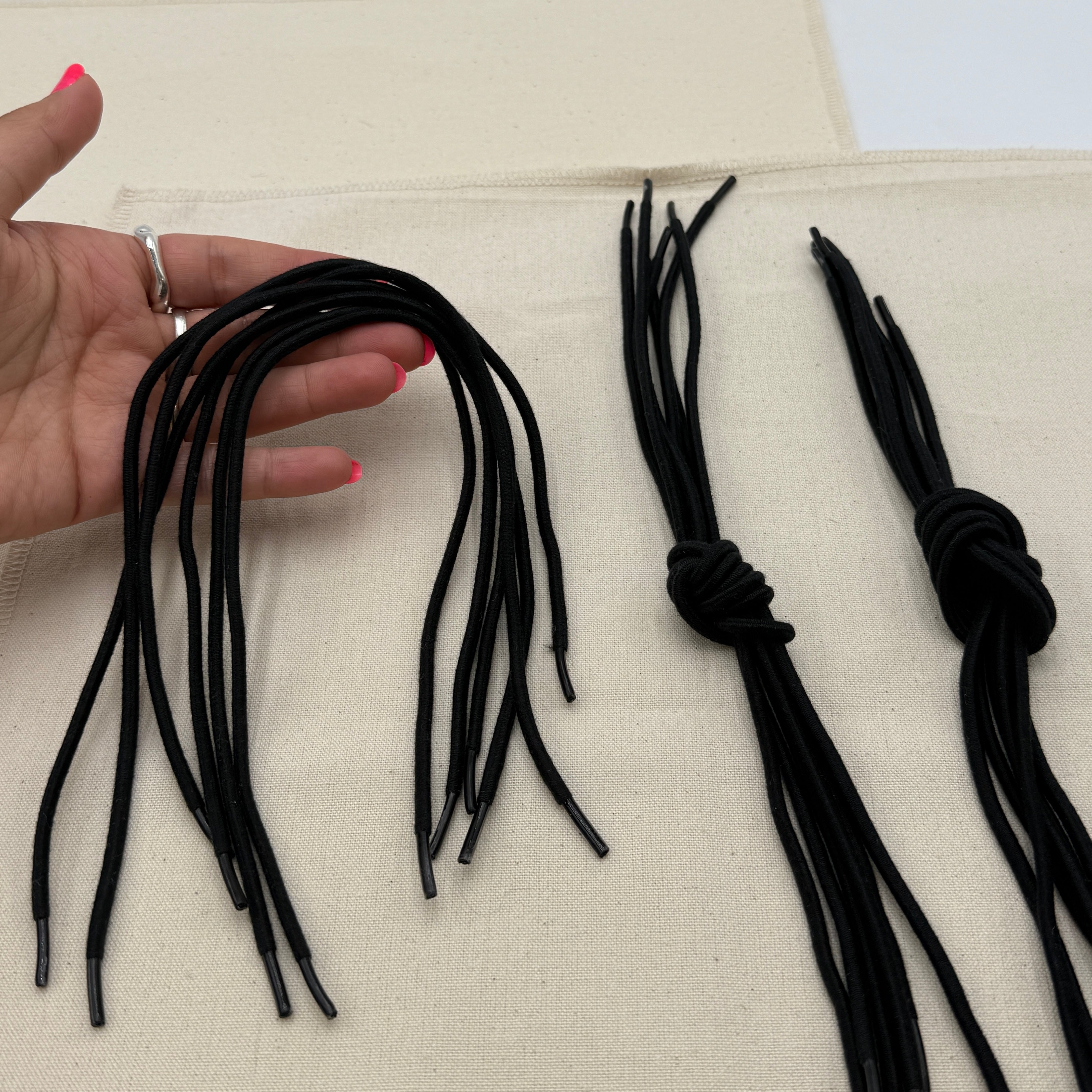Round Elastic Drawstrings with Aglet, Black (NXX1449)
