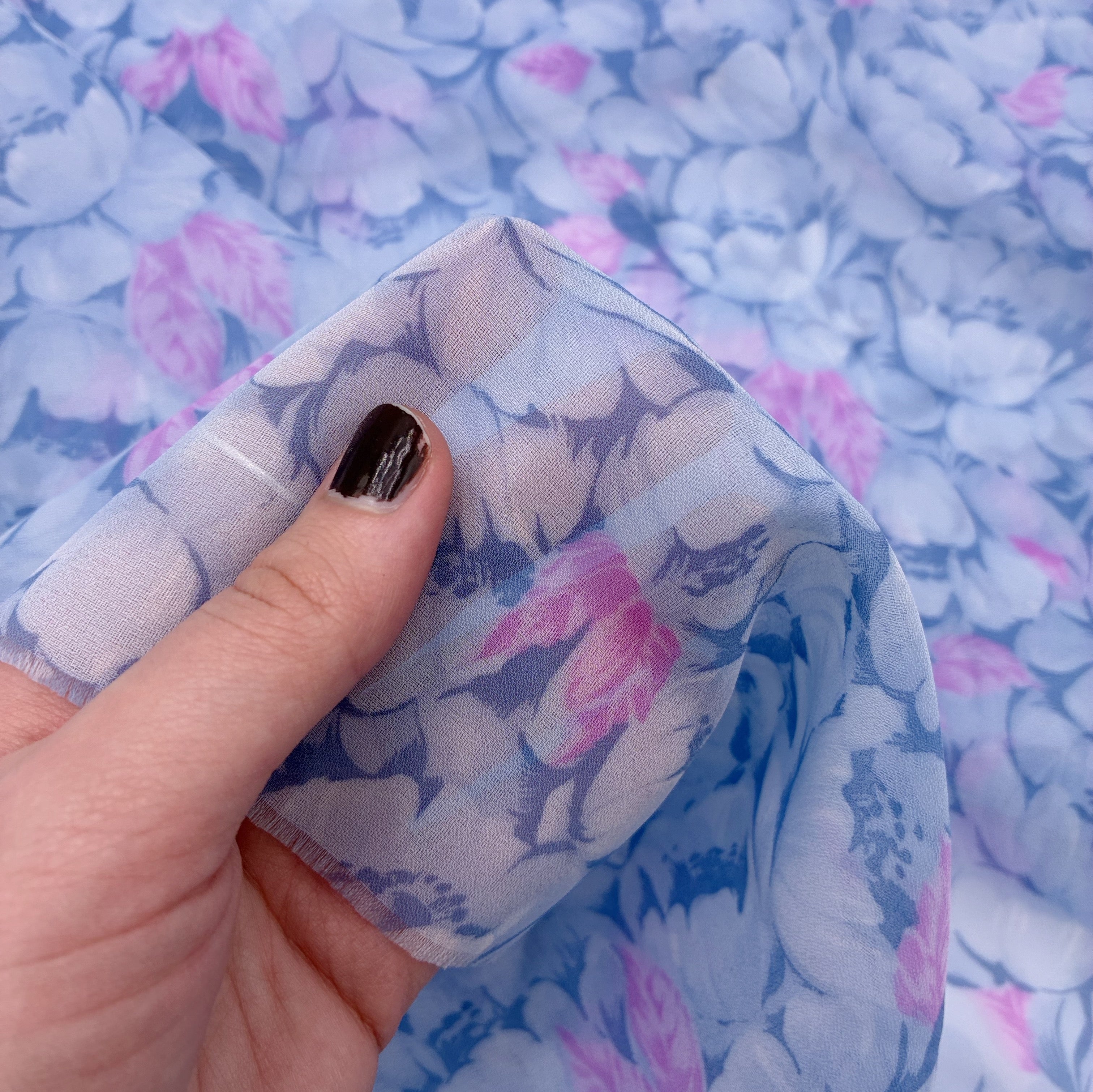 Blouse Weight - Violet Field (WDW3389)