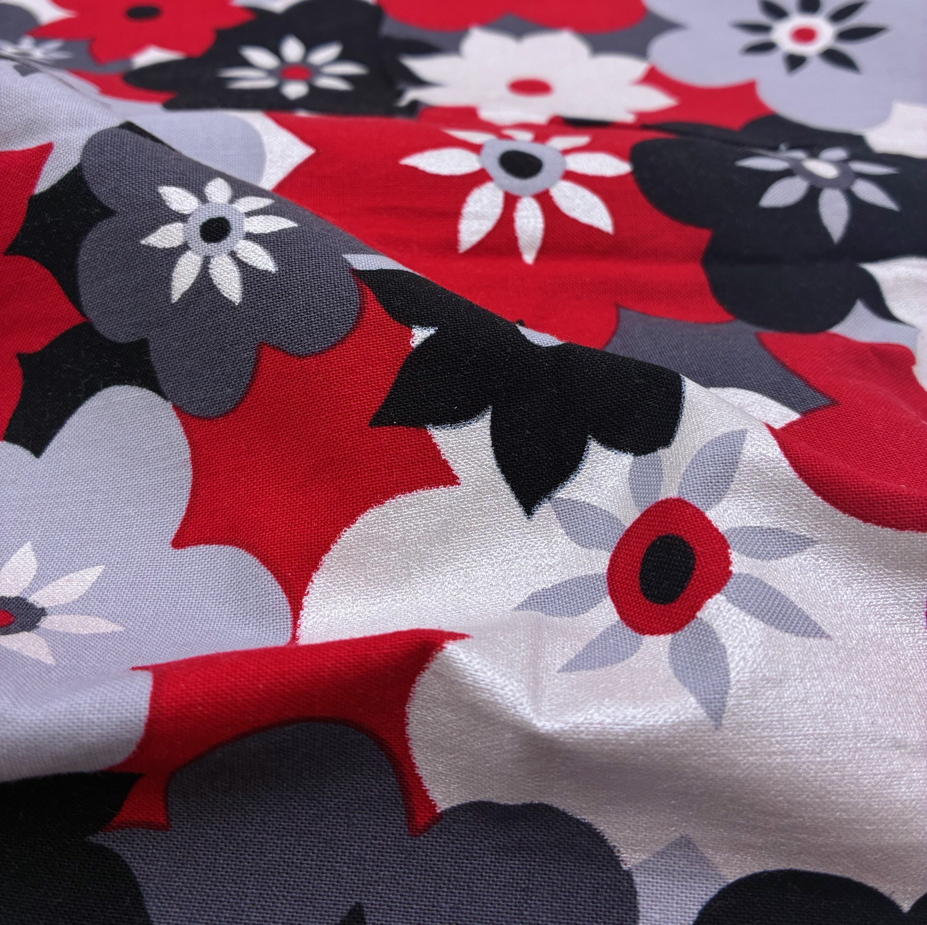 Quilting Cotton - Benartex Seeing Red (WQC3138)