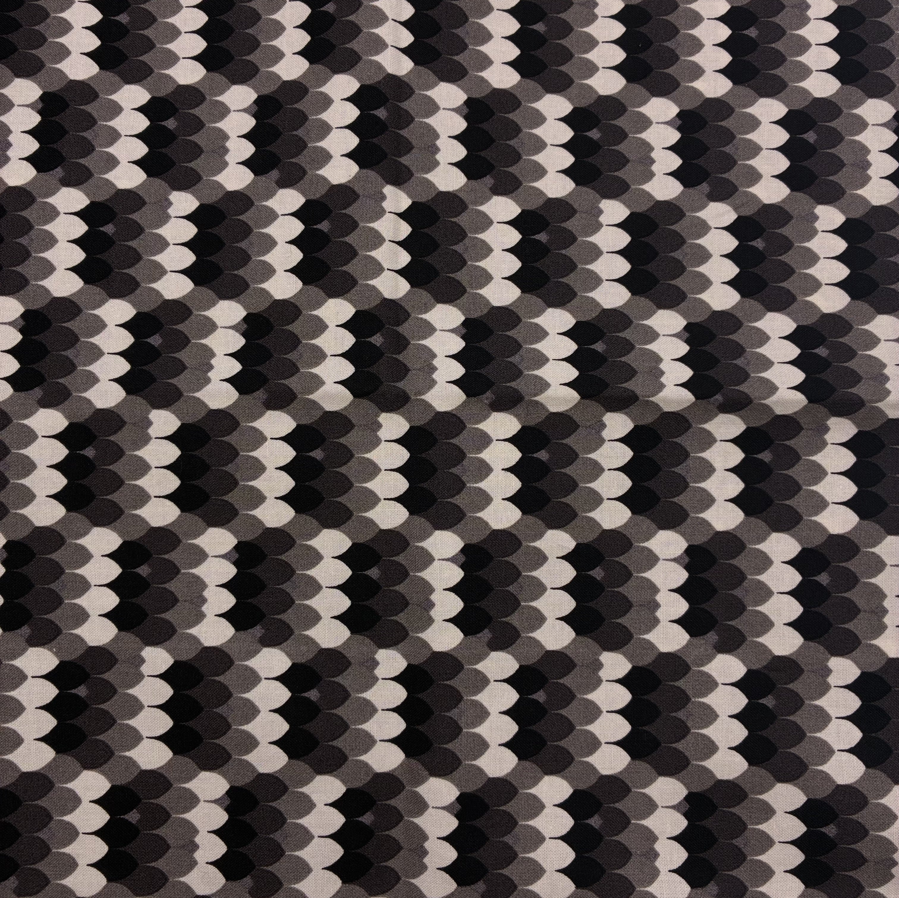 Quilting Cotton - Black & Grey Clamshells (WQC3143)