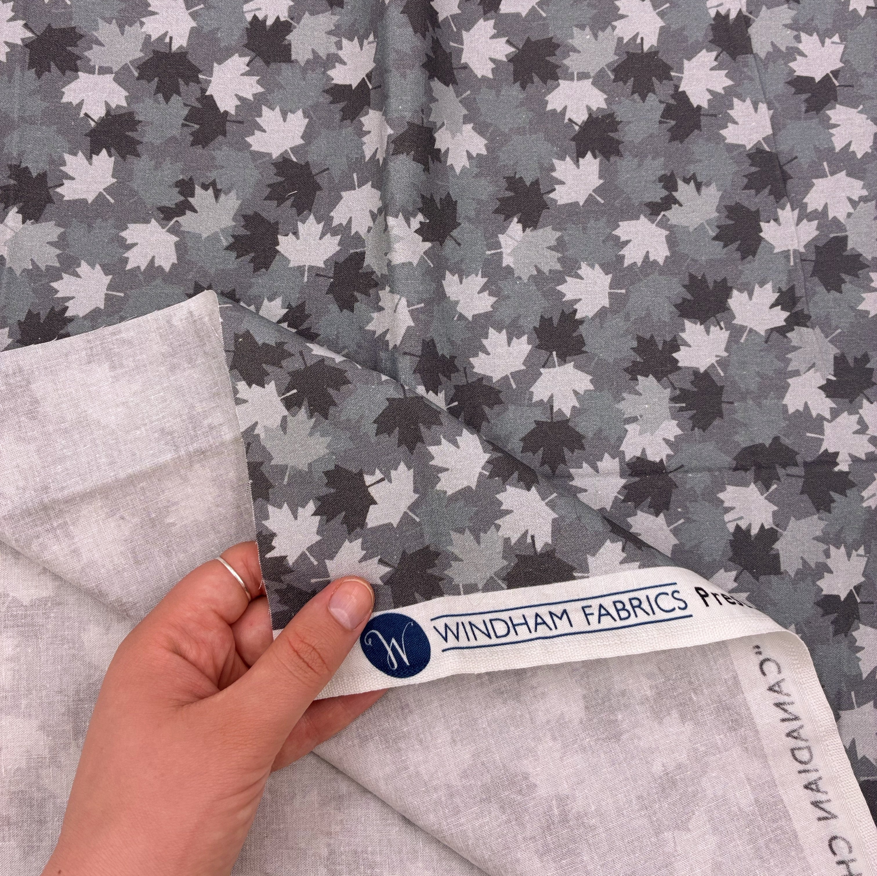 Quilting Cotton - Windham Canadian Christmas (WQC3147)