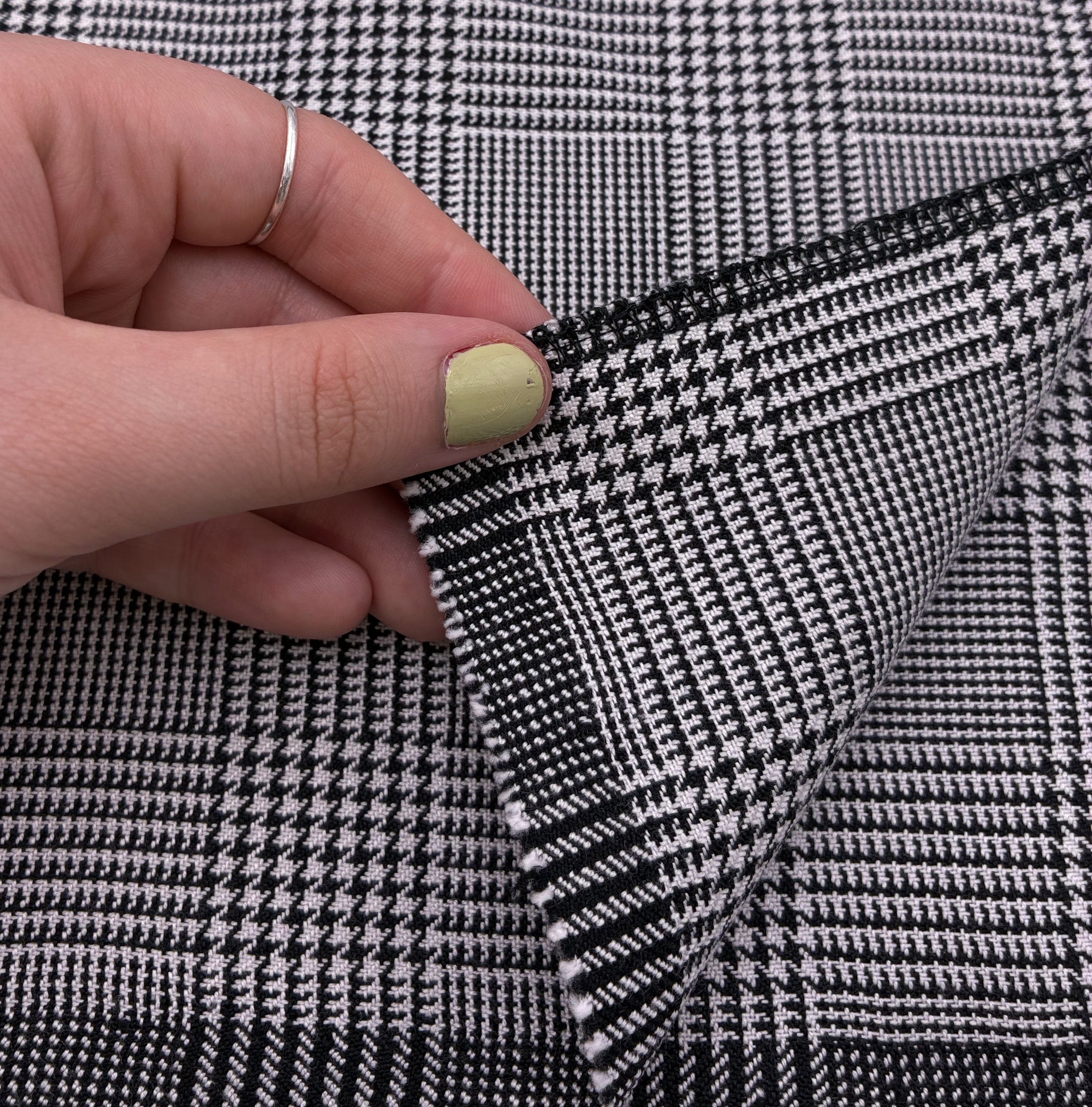 Houndstooth Wool Blend Suiting - Black (WSW0739)