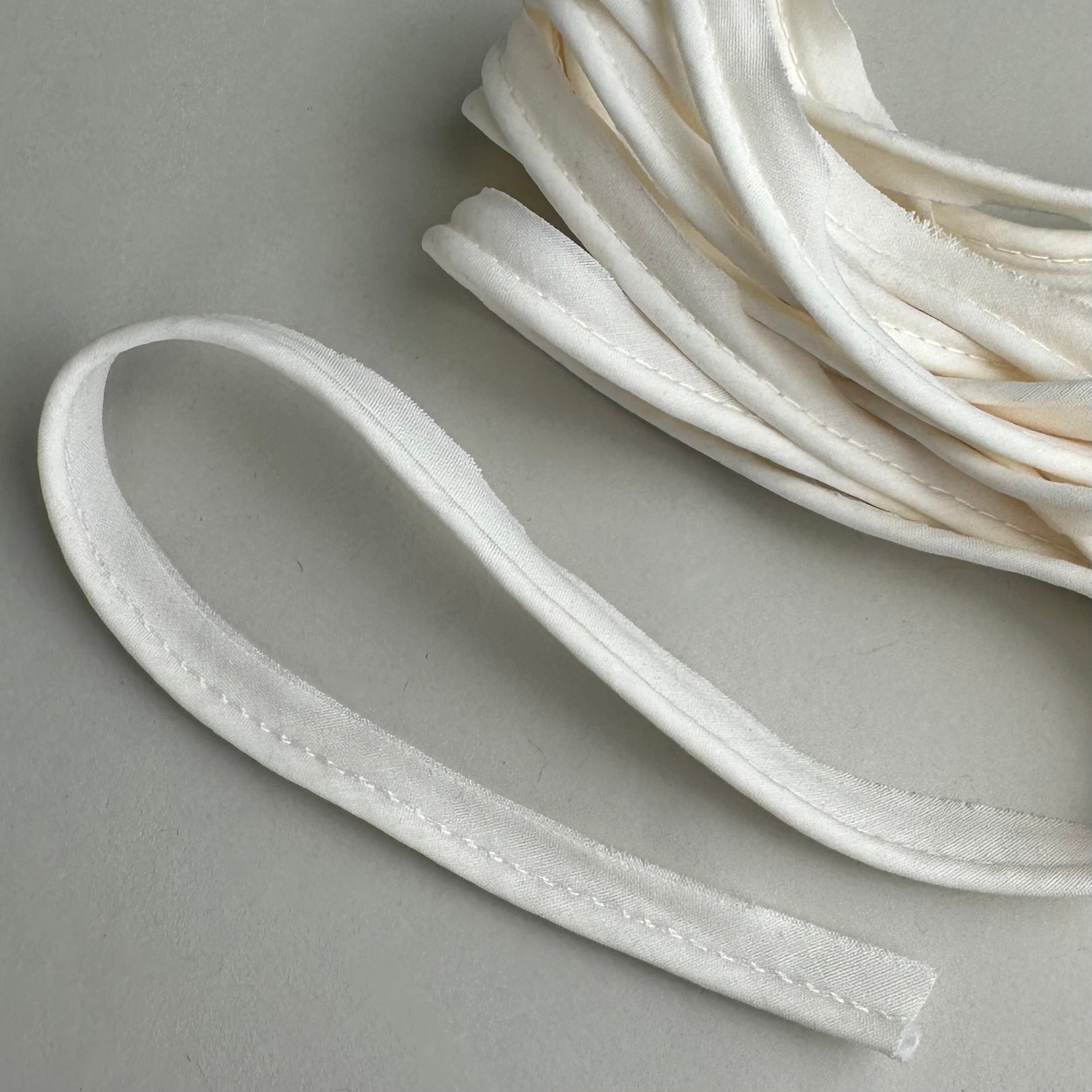 Piping, Cream, 3m Lengths (NXX1384)