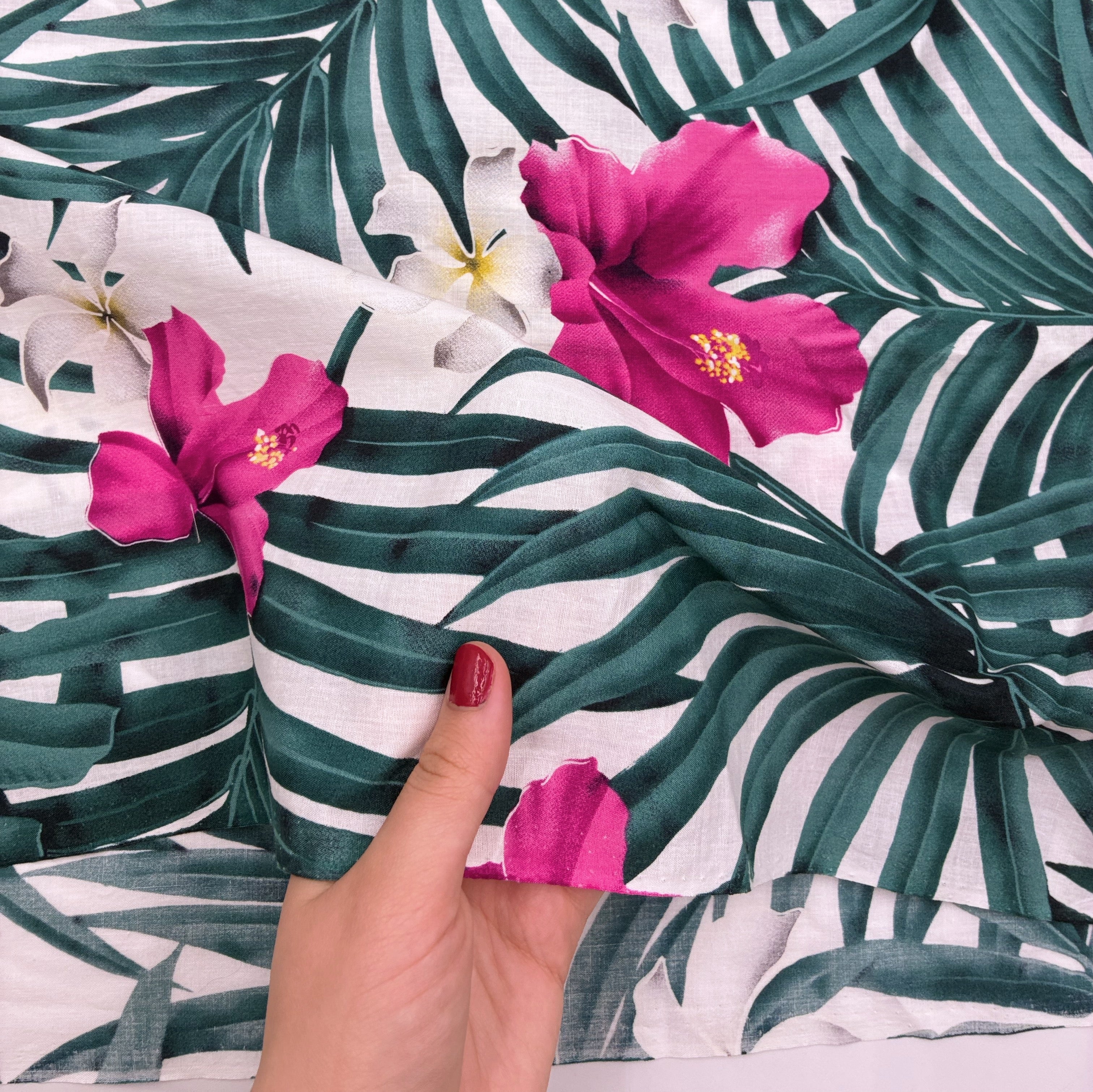 Cotton Shirting - Hibiscus (WDW3632)