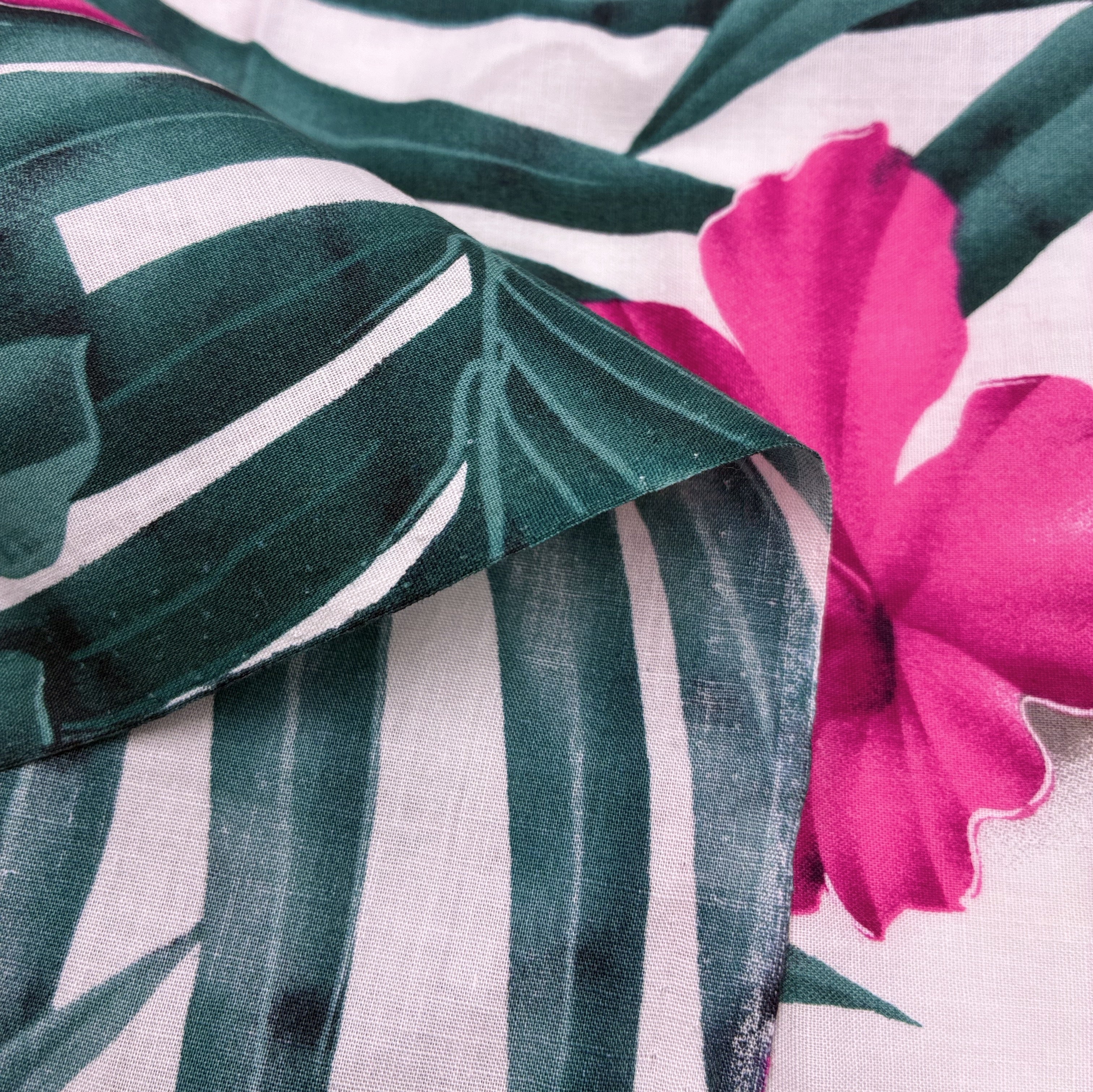 Cotton Shirting - Hibiscus (WDW3632)