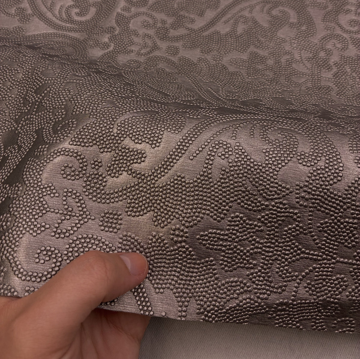 Embossed Vinyl - Mauve-Grey Baroque (SVL0098)
