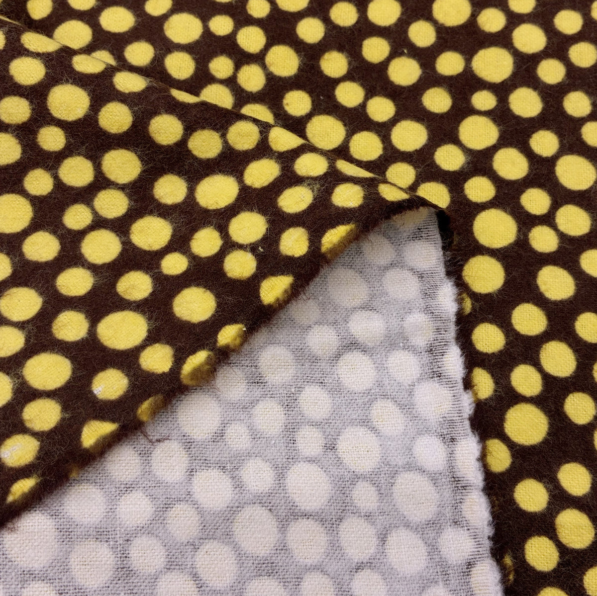Cotton Flannelette - Honeybee Dots (WFL0443)