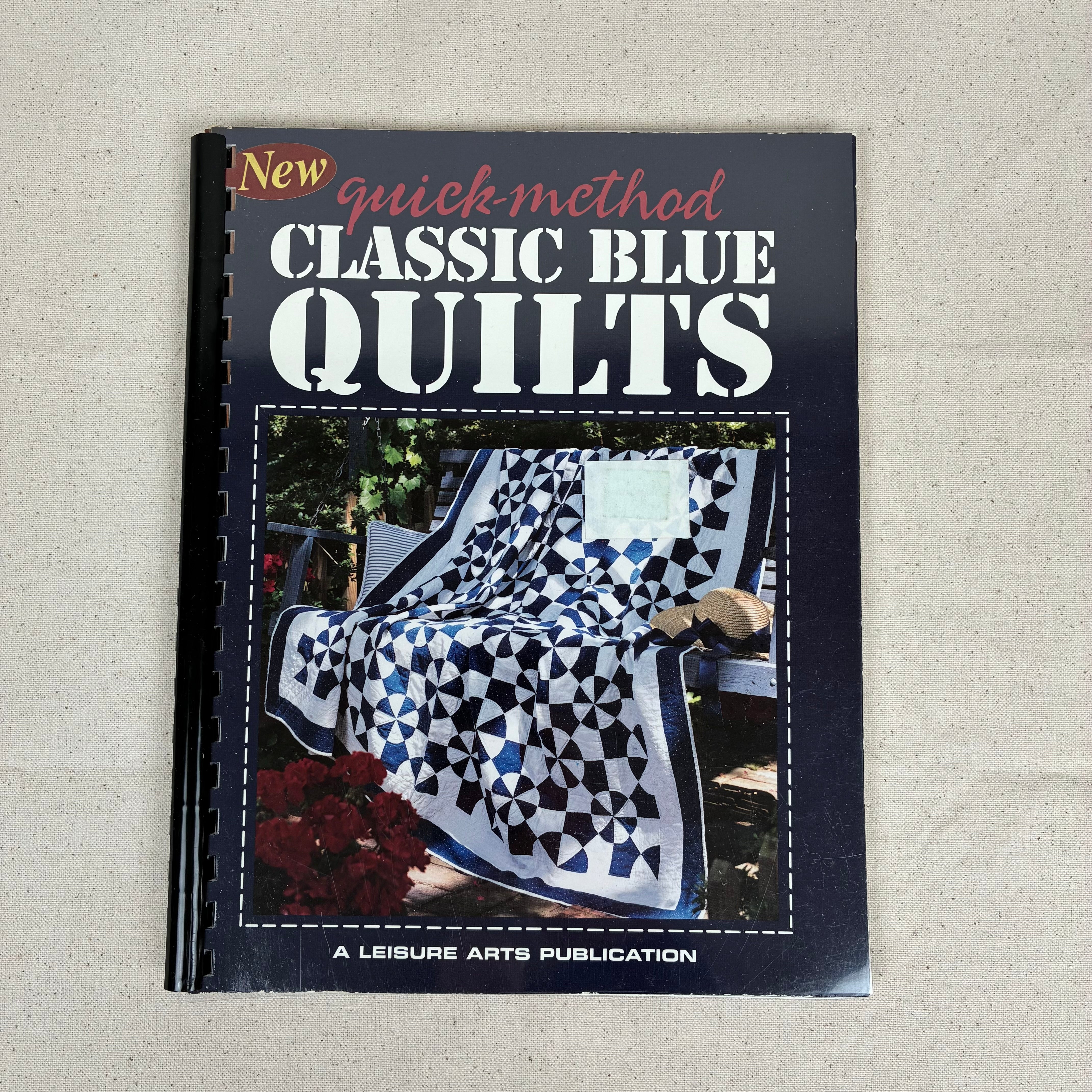 Sewing Book - New Quick-Method Classic Blue Quilts (NBK0311)