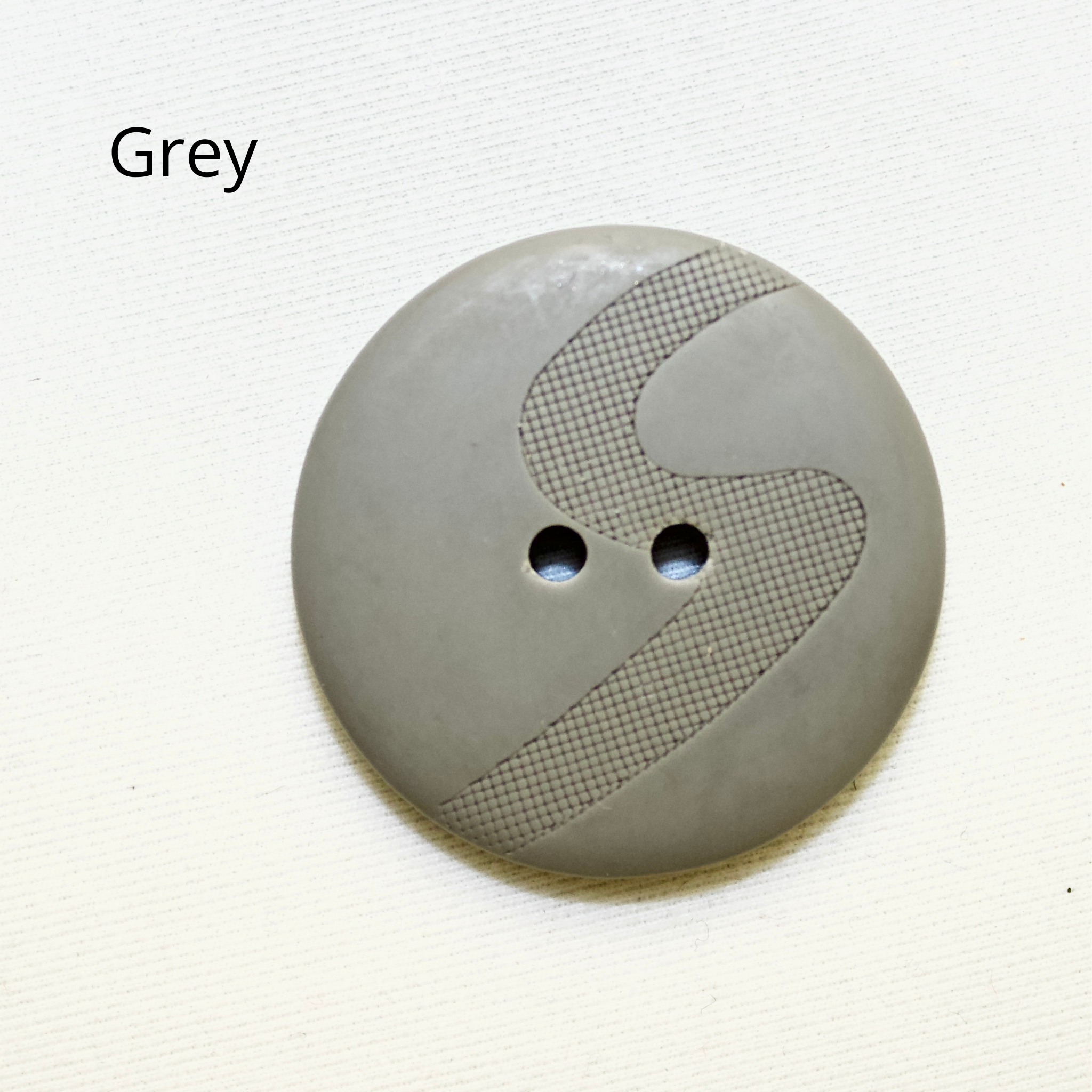 27mm Etched Buttons, Various Colours (NBU0003,7:9,13,17,22,57)