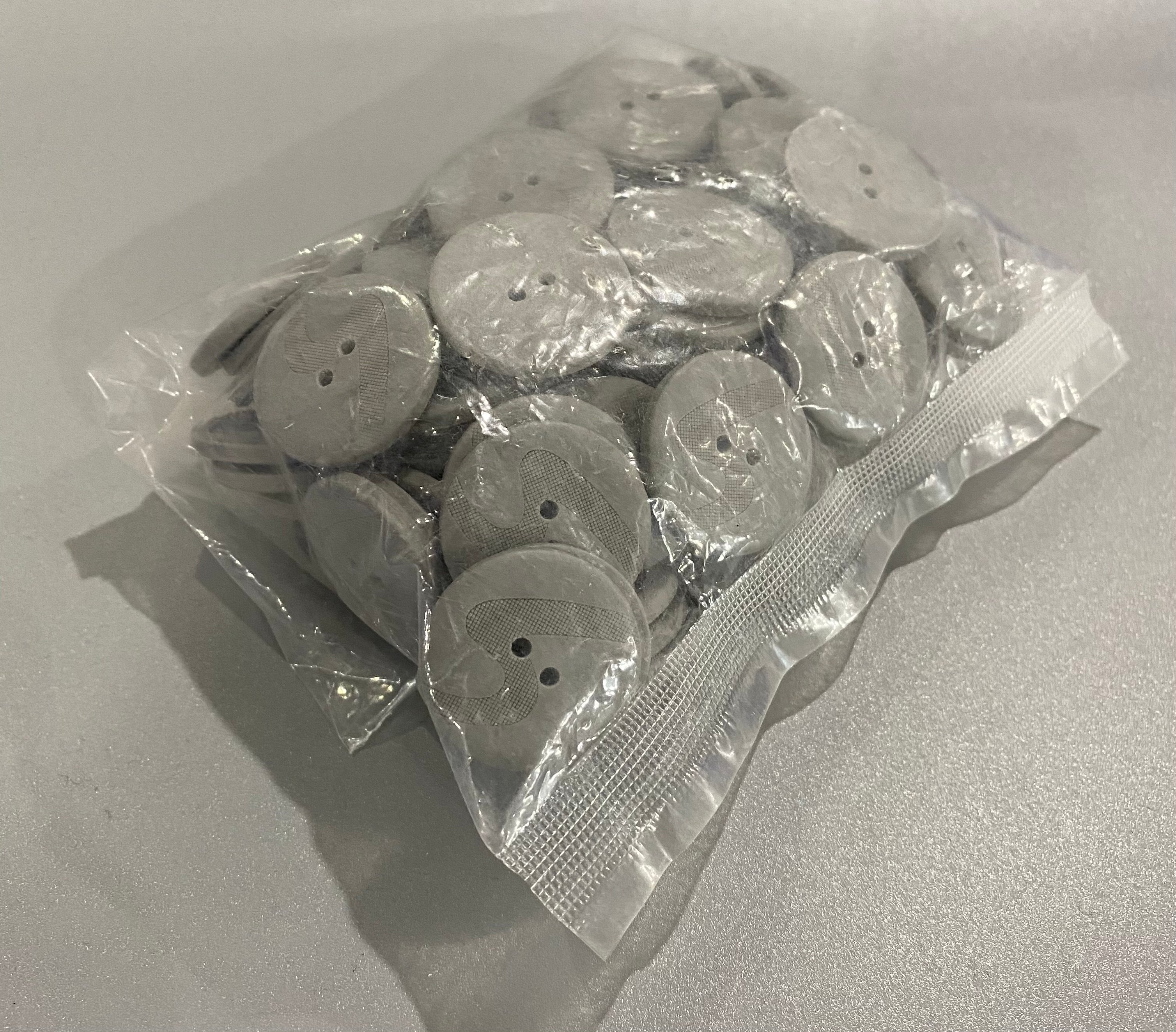 27mm Etched Buttons, Various Colours (NBU0003,7:9,13,17,22,57)