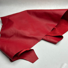 Load image into Gallery viewer, Leather Pieces (soft), Red (SLS0308:323)
