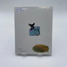 Load image into Gallery viewer, Knitting Book - Vogue Knitting Knits for Pets (NBK0086)
