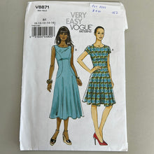Load image into Gallery viewer, VOGUE Pattern, Misses&#39; Dress (PVO8871)
