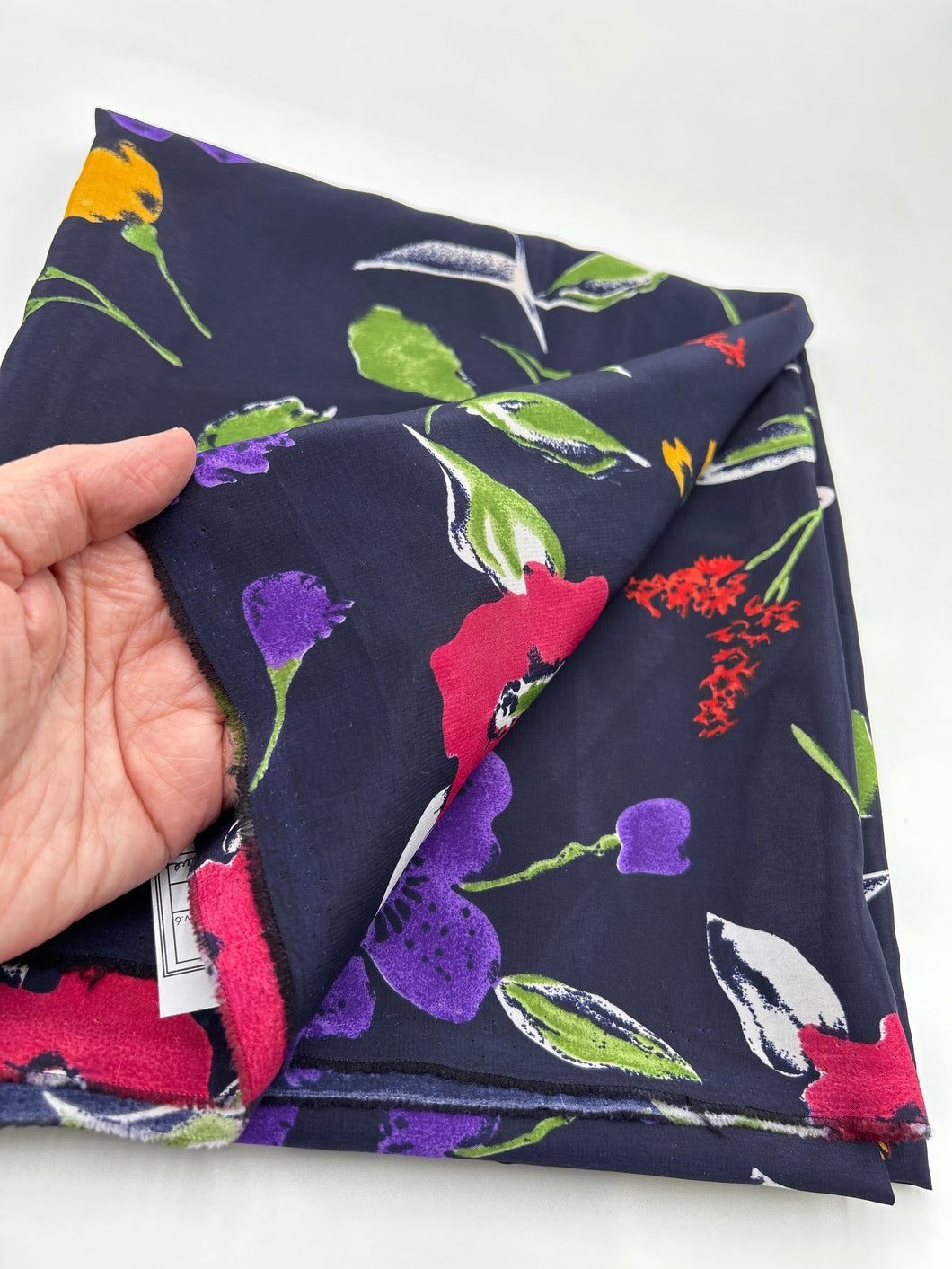Blouse Weight, Flowers on Midnight Blue (WDW2300)