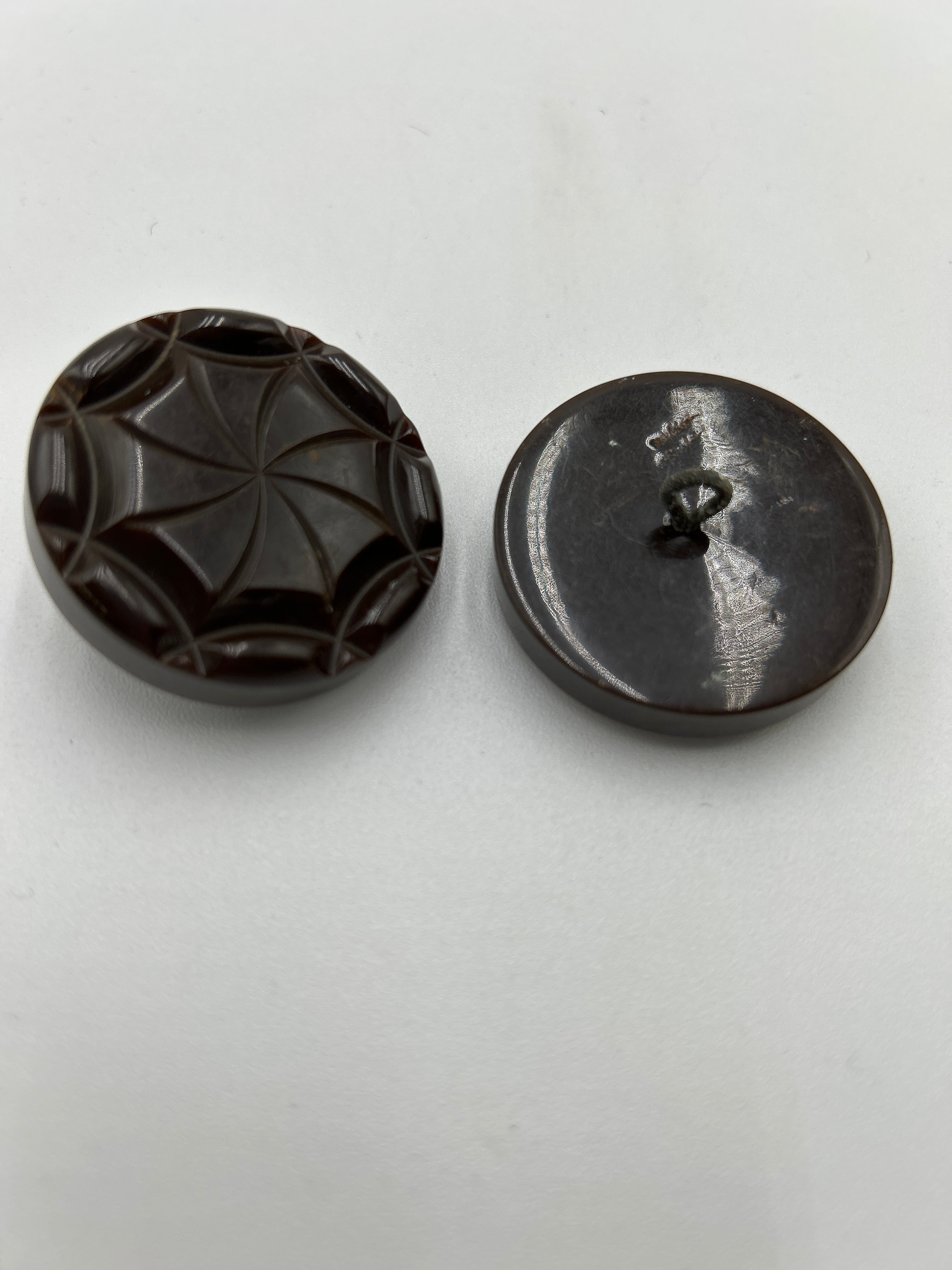 Vintage Plastic Buttons, Dark Brown (NBU0632)