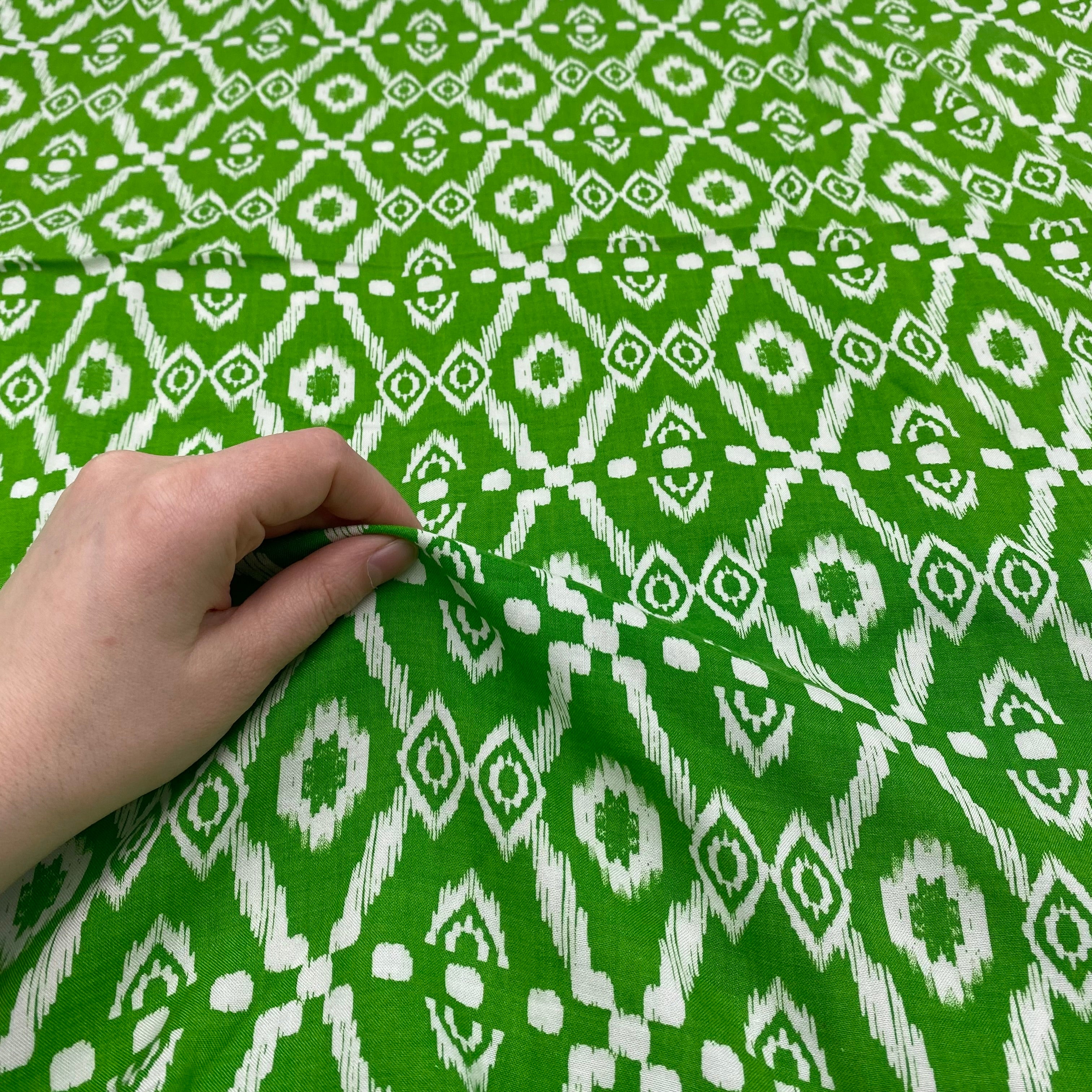 Rayon Dress Weight - Bright Green (WDW3376)