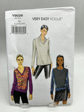 Load image into Gallery viewer, VOGUE Pattern, Misses&#39; Top (PVO9026)
