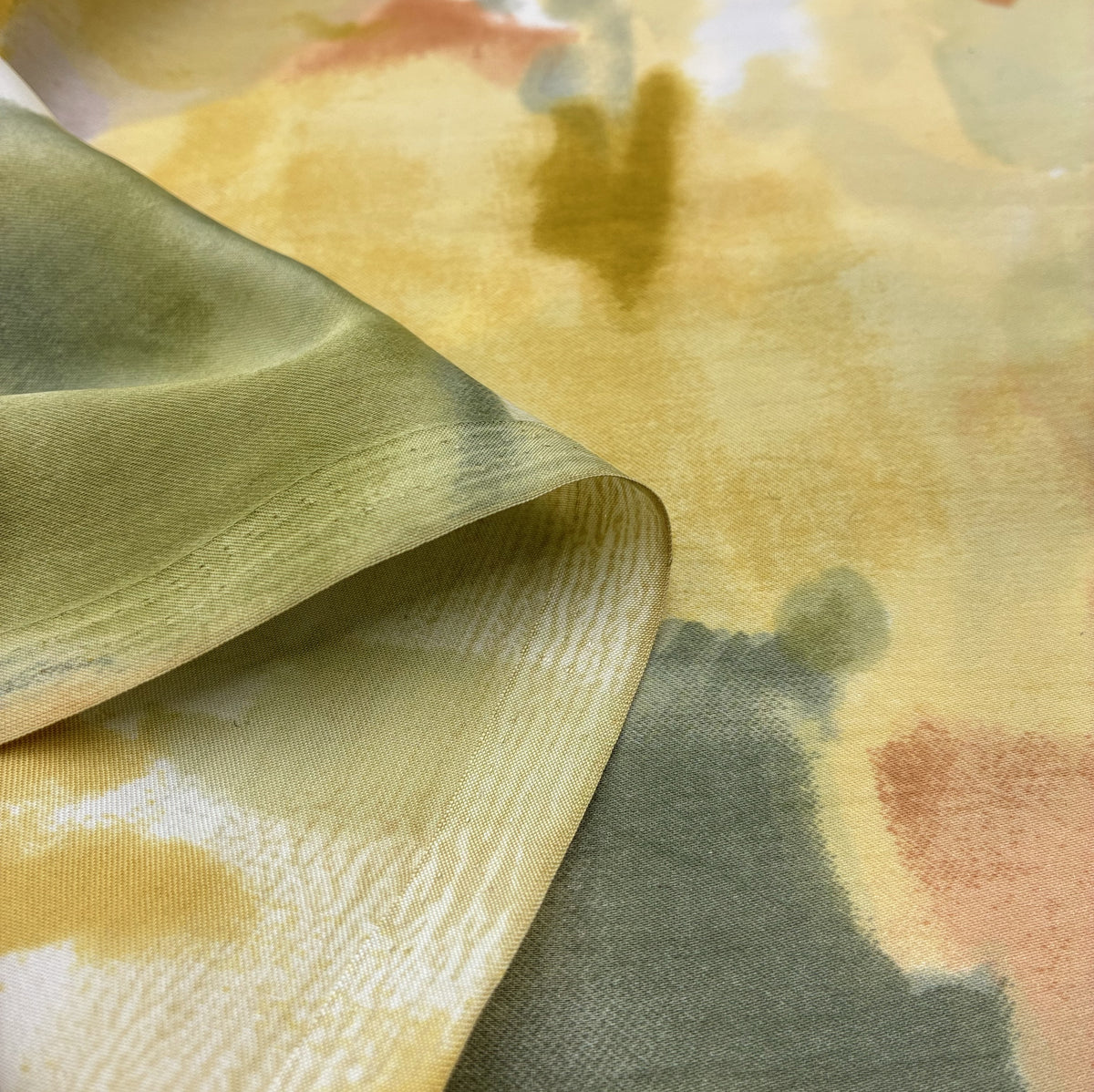 Satin Blouse Weight Woven - August Blooms (WDW3768)