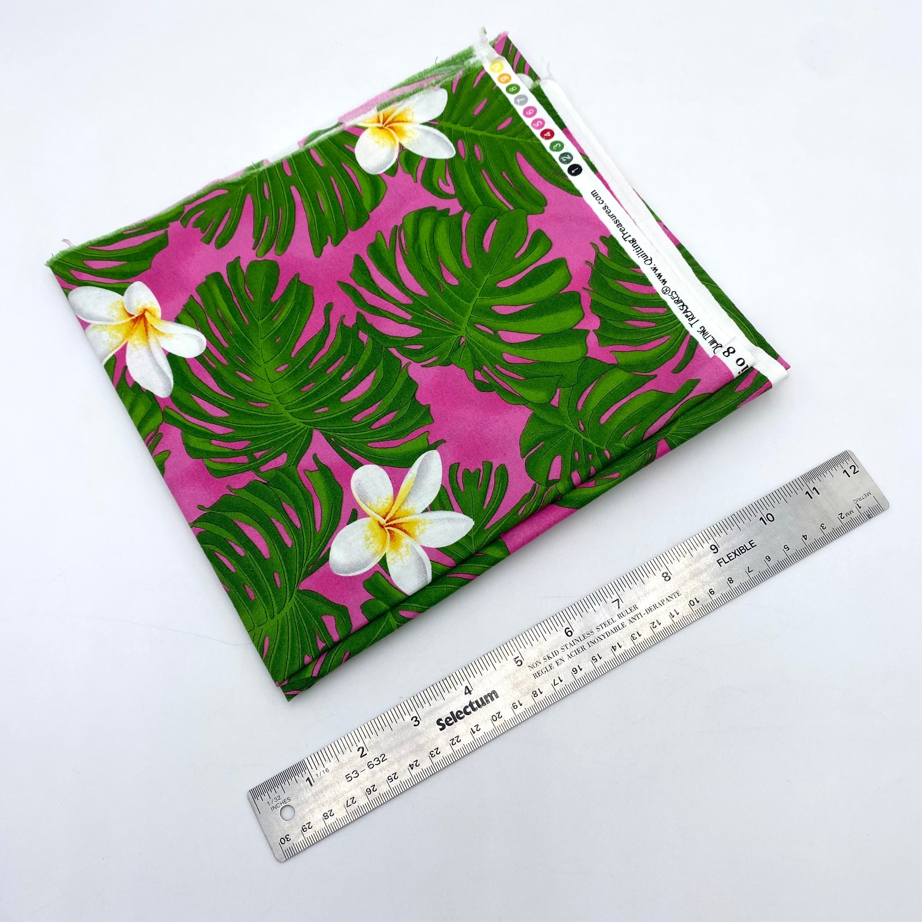 Quilting Cotton - Realistic Hibiscus (WQC2822)