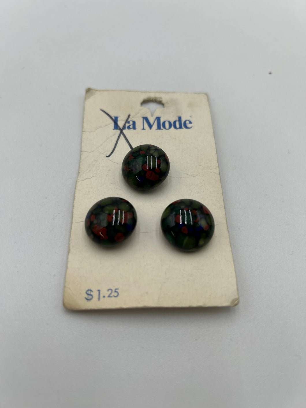 Vintage Plastic Buttons, Dark Green & Red (NBU0637)
