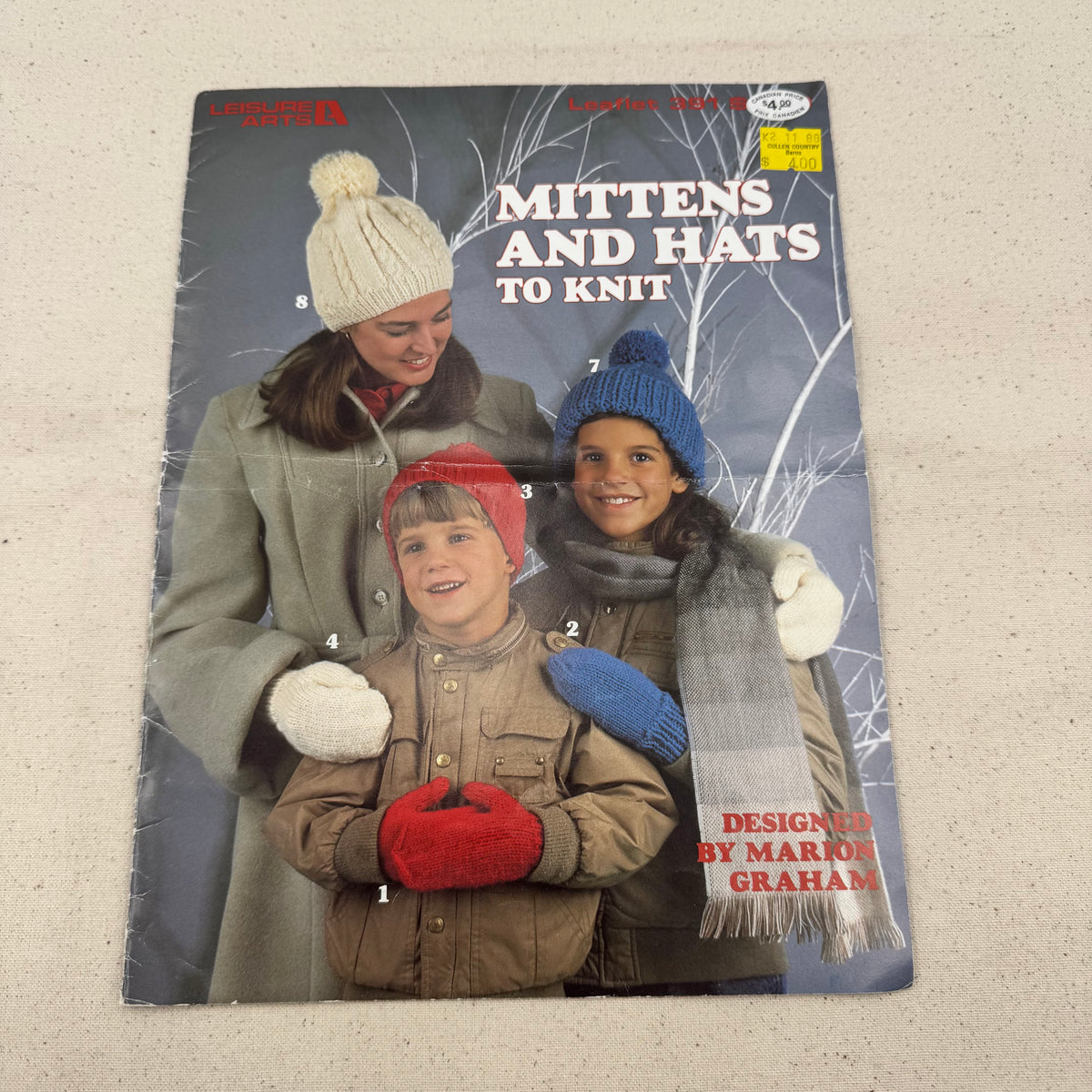 Leisure Arts Knitting Book - Mittens and Hats to Knit (NBK0402)