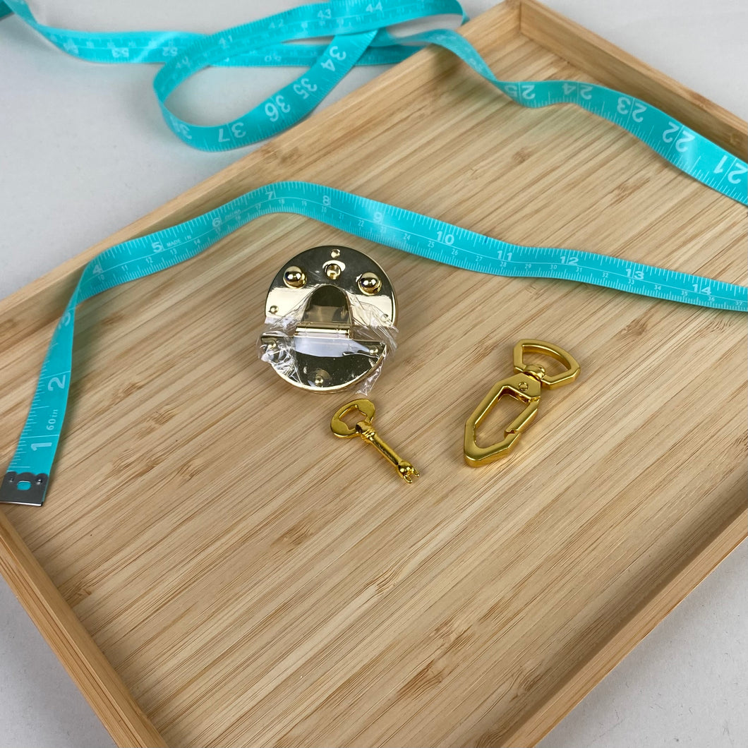 Key Lock + Swivel Hook - Gold Tone (NXX1578)