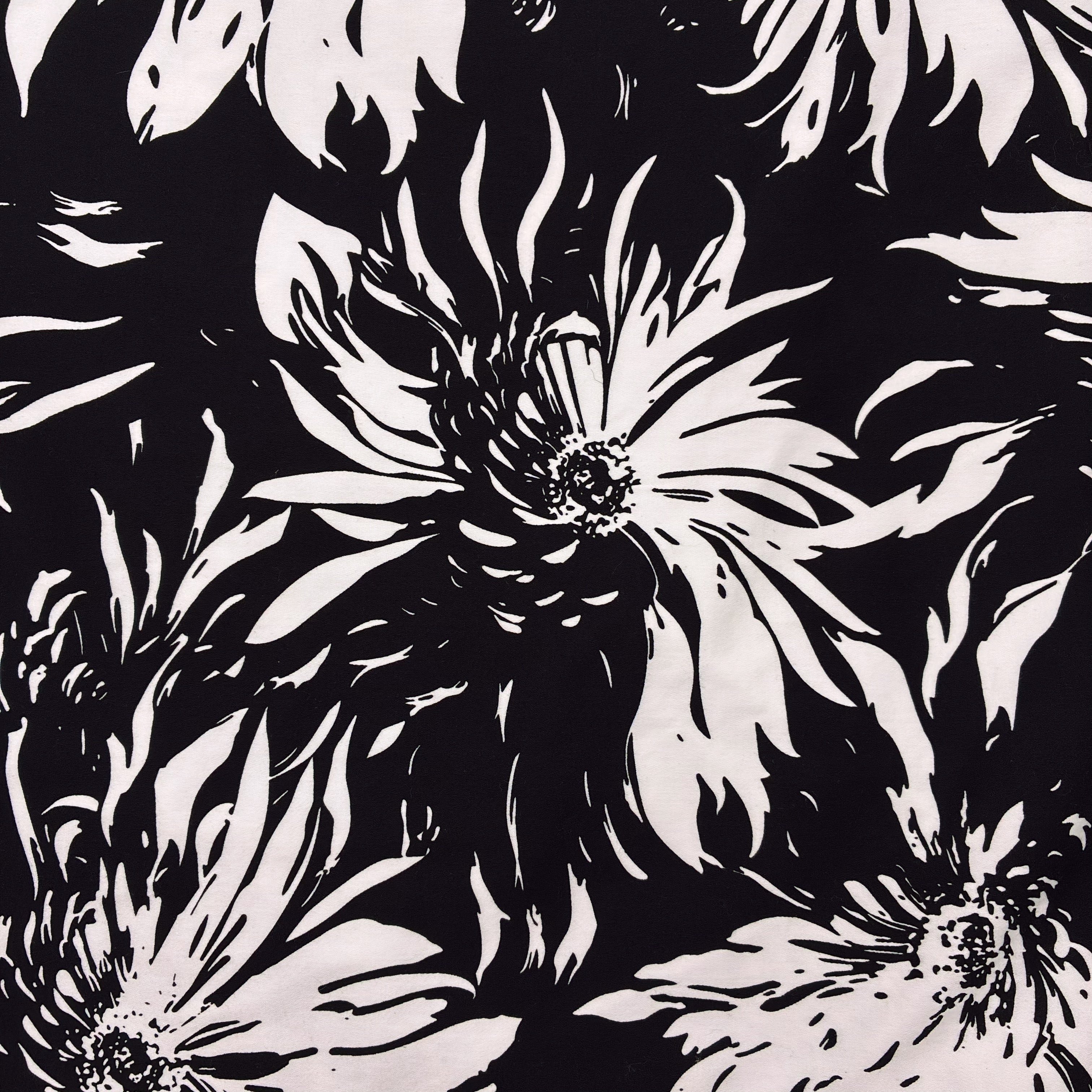 Stretch Cotton Dress Weight  - Daisy Black & White (WDW3262)