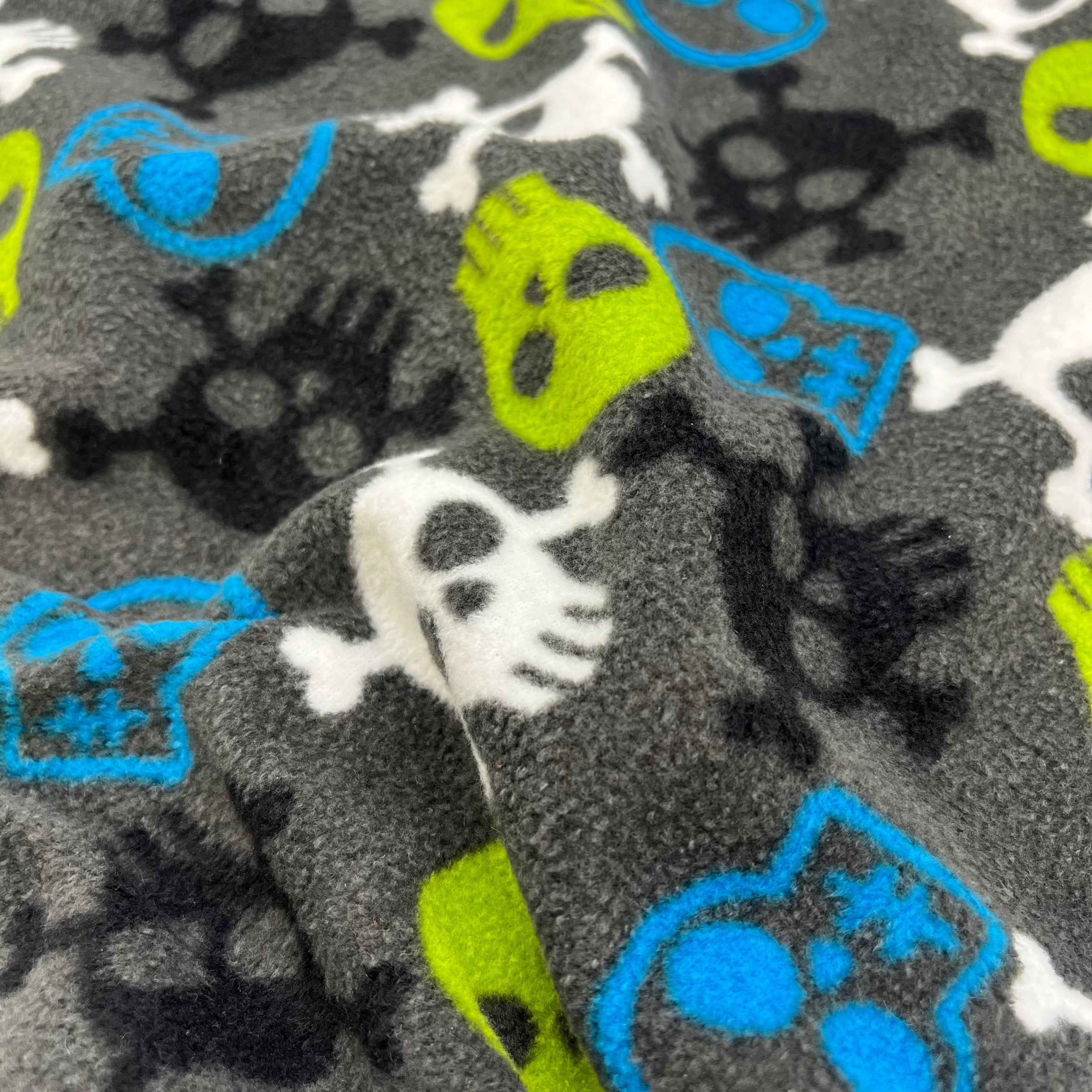 Fleece - Skulls & Crossbones (KFC0370)