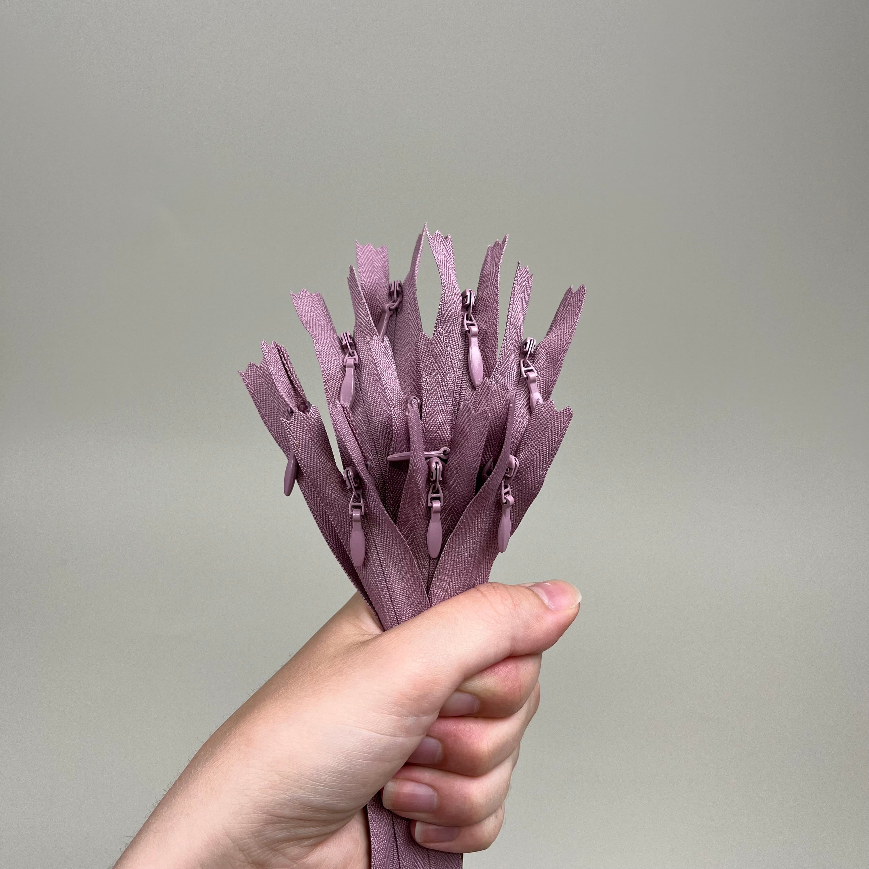 Closed-End Nylon Invisible Coil Zipper - Pink Mauve 6" (NZP0320)