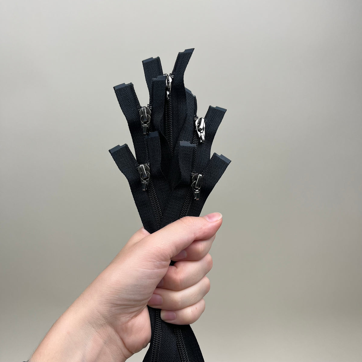 5 Separating Nylon Zippers - Black 19" (NZP0517)