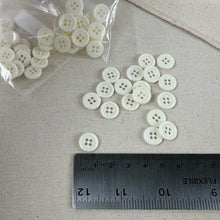 Load image into Gallery viewer, Buttons, Plastic, 1.1cm Cream (NBU0416)

