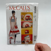 Load image into Gallery viewer, McCall&#39;s Pattern - Aprons M6935 (NPA0160)
