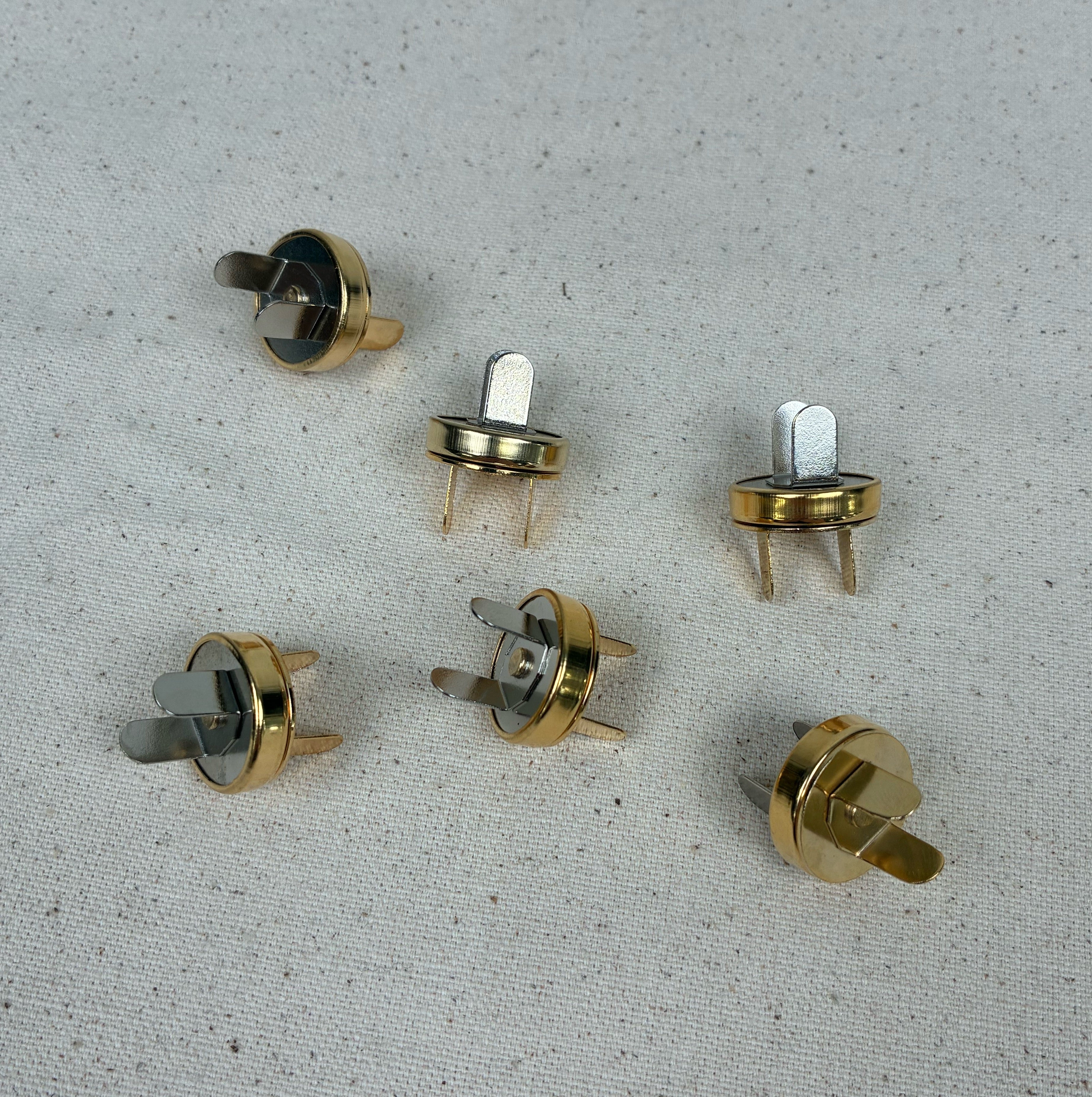 Magnestic Bag Clasps 6 Pack - Gold Tone (NXX1847)
