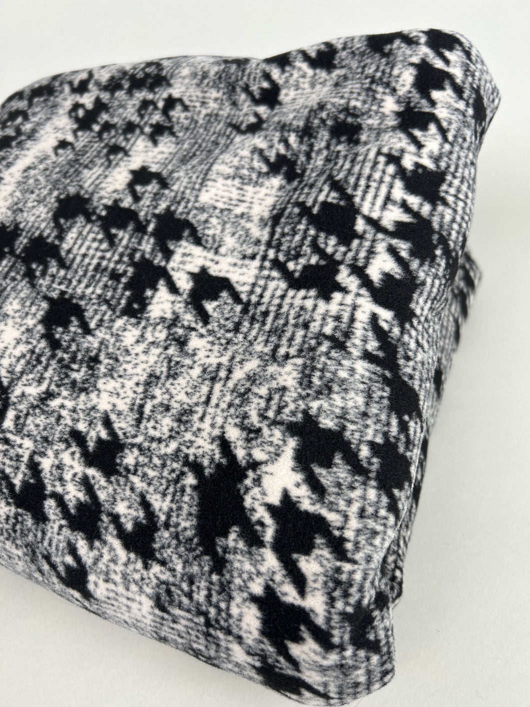 Coating, Distorted Houndstooth (WCW0247)