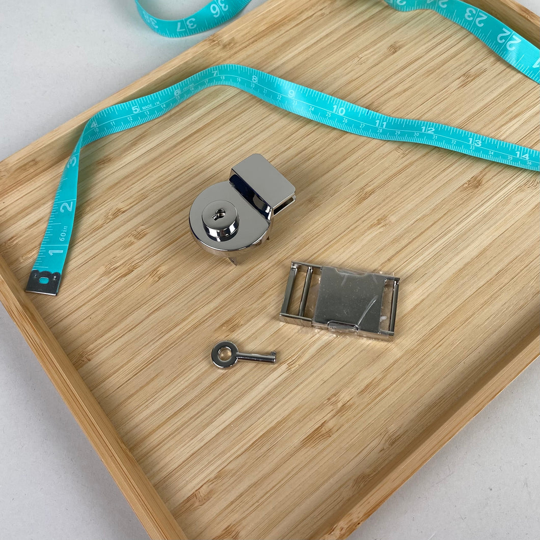 Key Lock + Slider Buckle (2x) - Silver Tone (NXX1575)